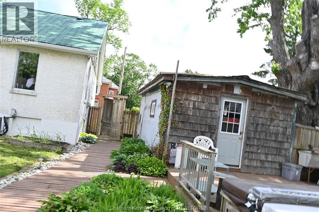 282 Victoria STREET - 26