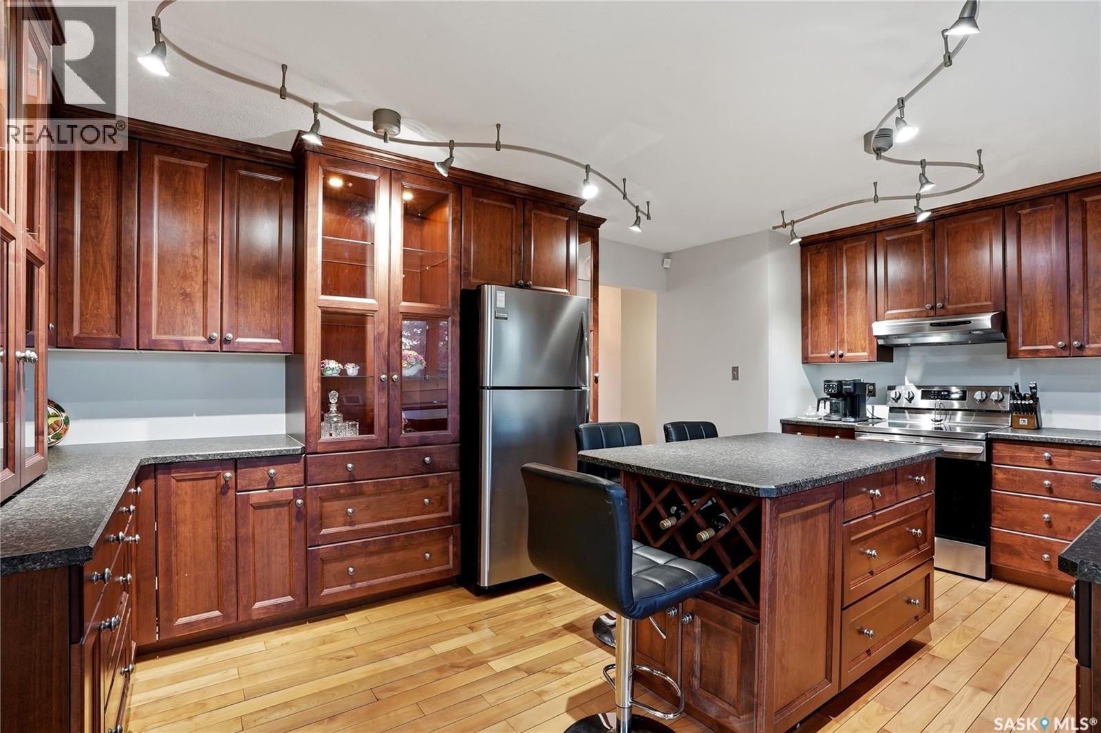 2225 Easthill - 12