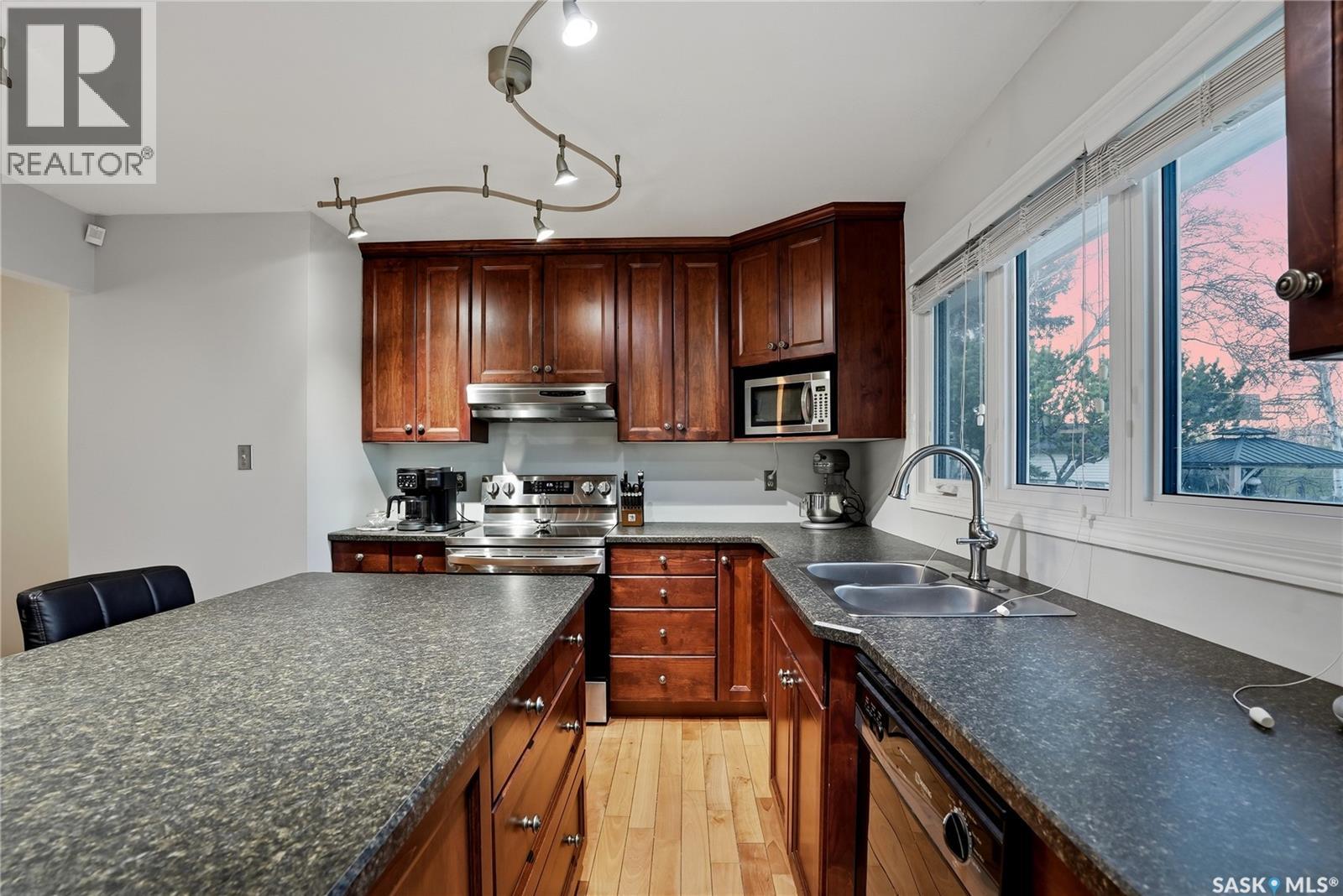 2225 Easthill - 16