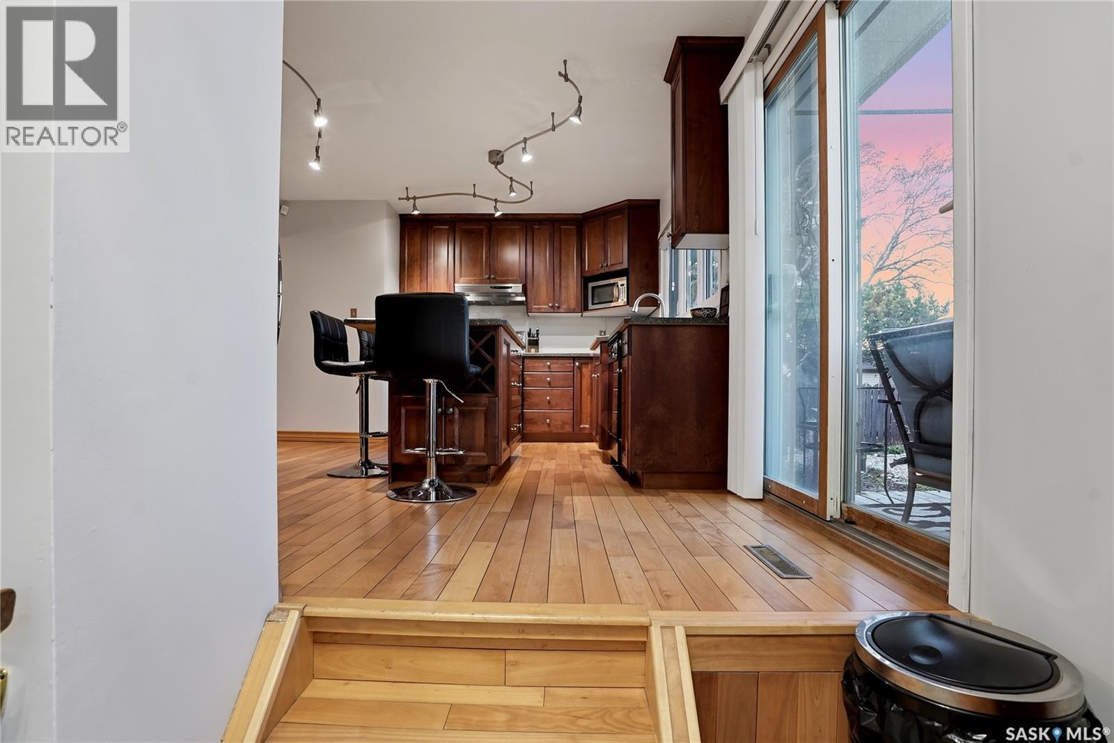 2225 Easthill - 18