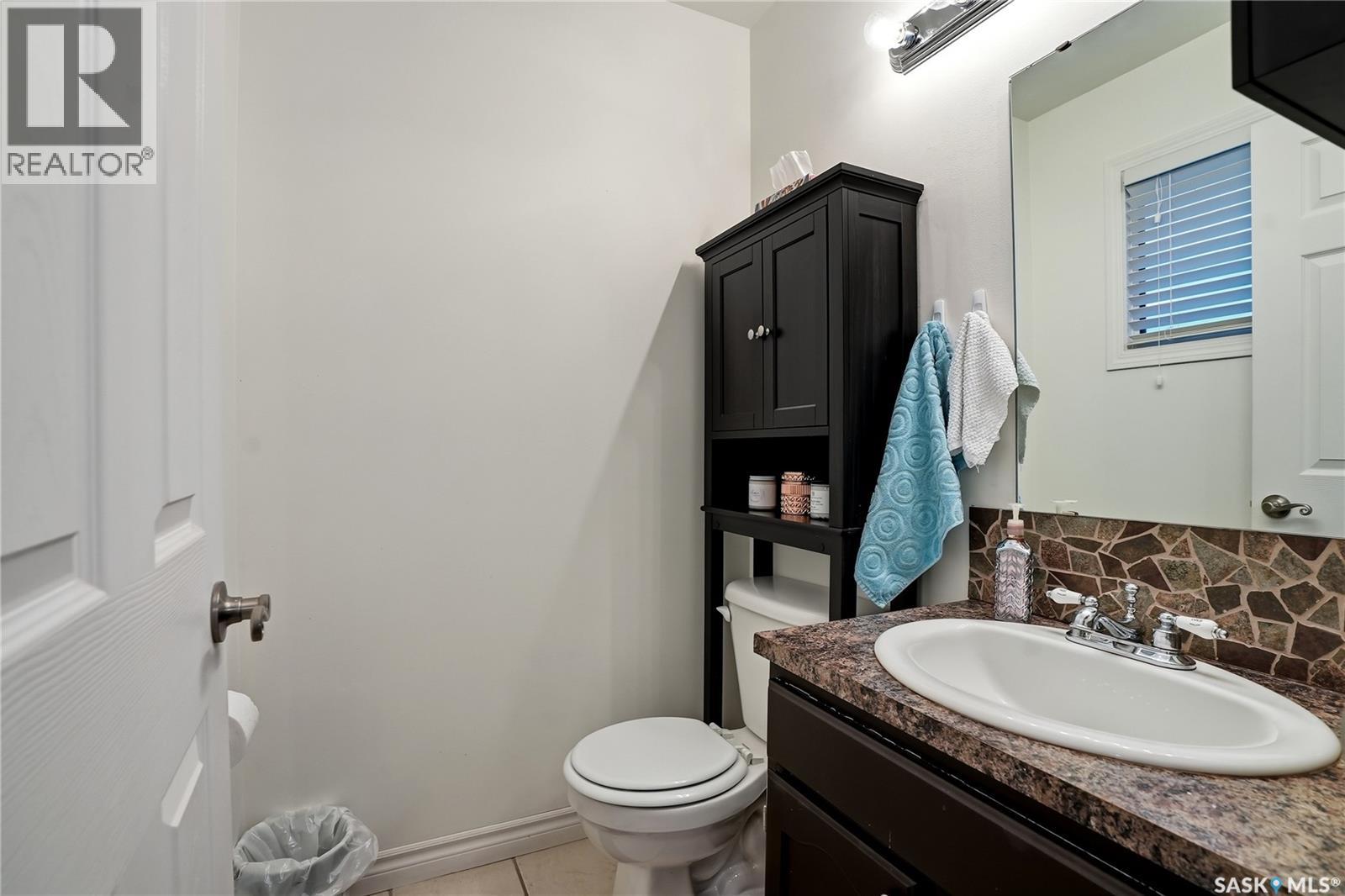 2225 Easthill - 23
