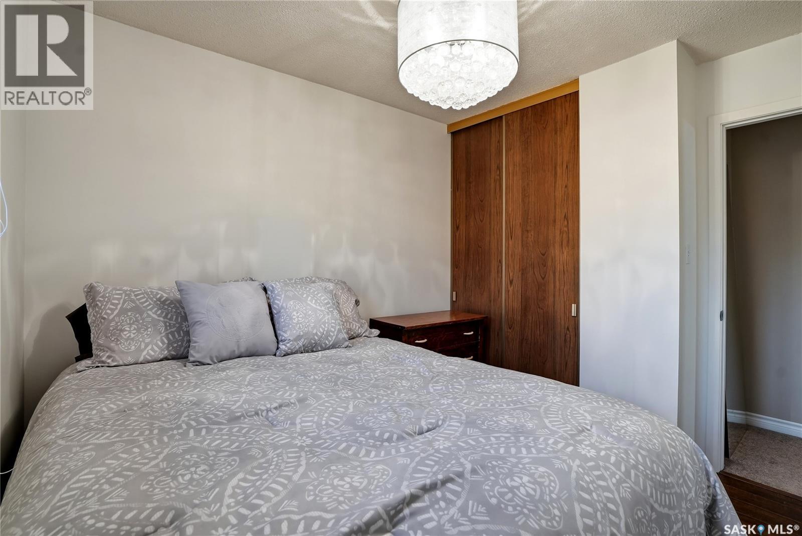 2225 Easthill - 27