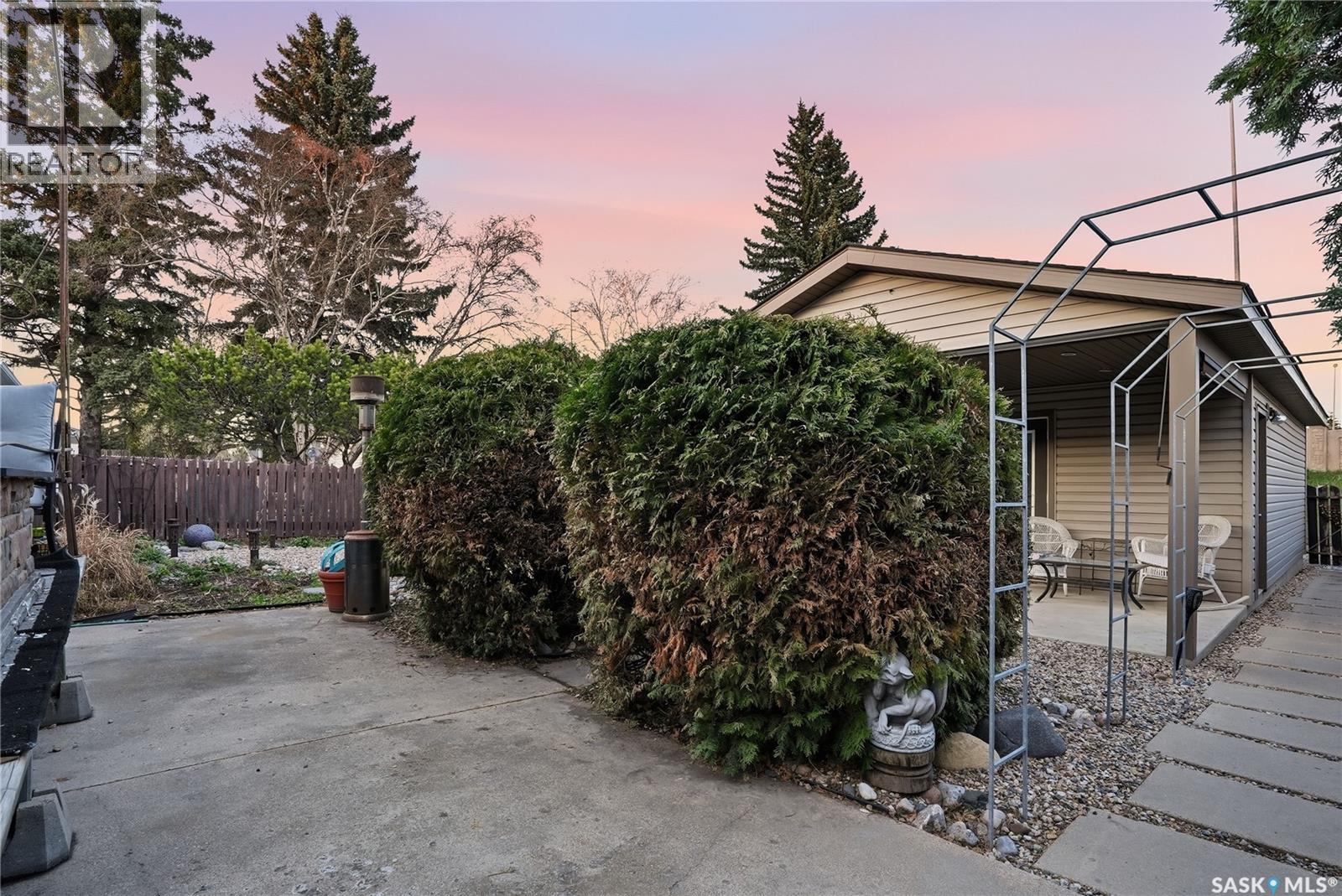 2225 Easthill - 36