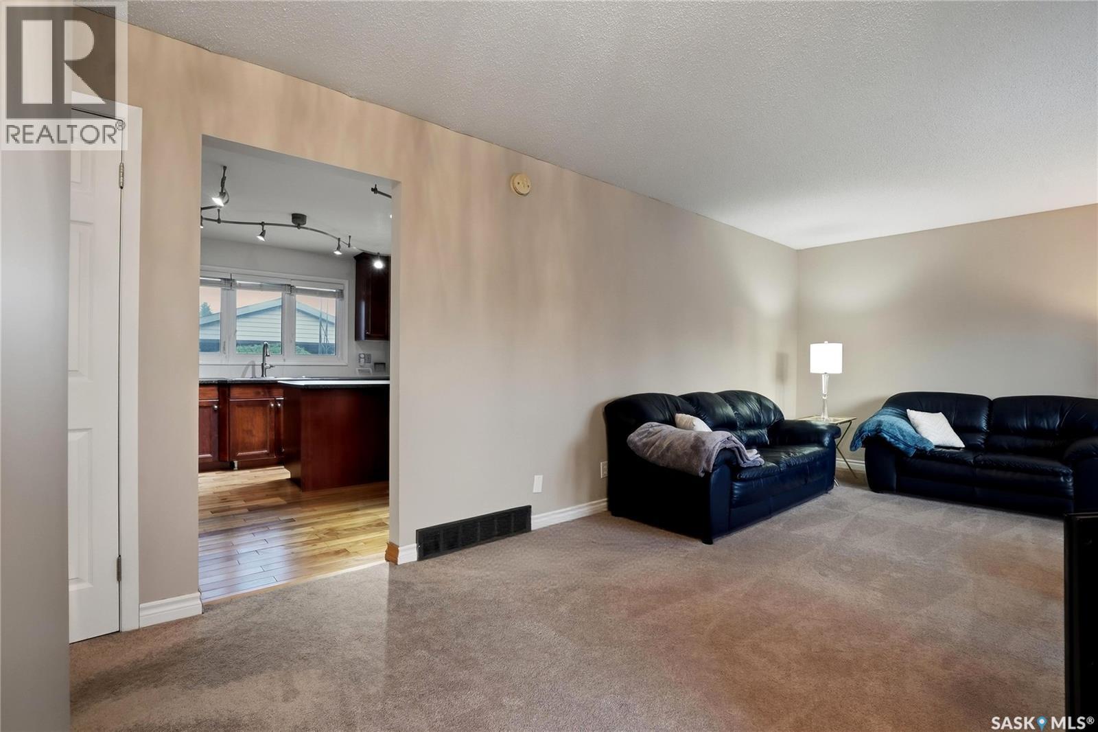 2225 Easthill - 4