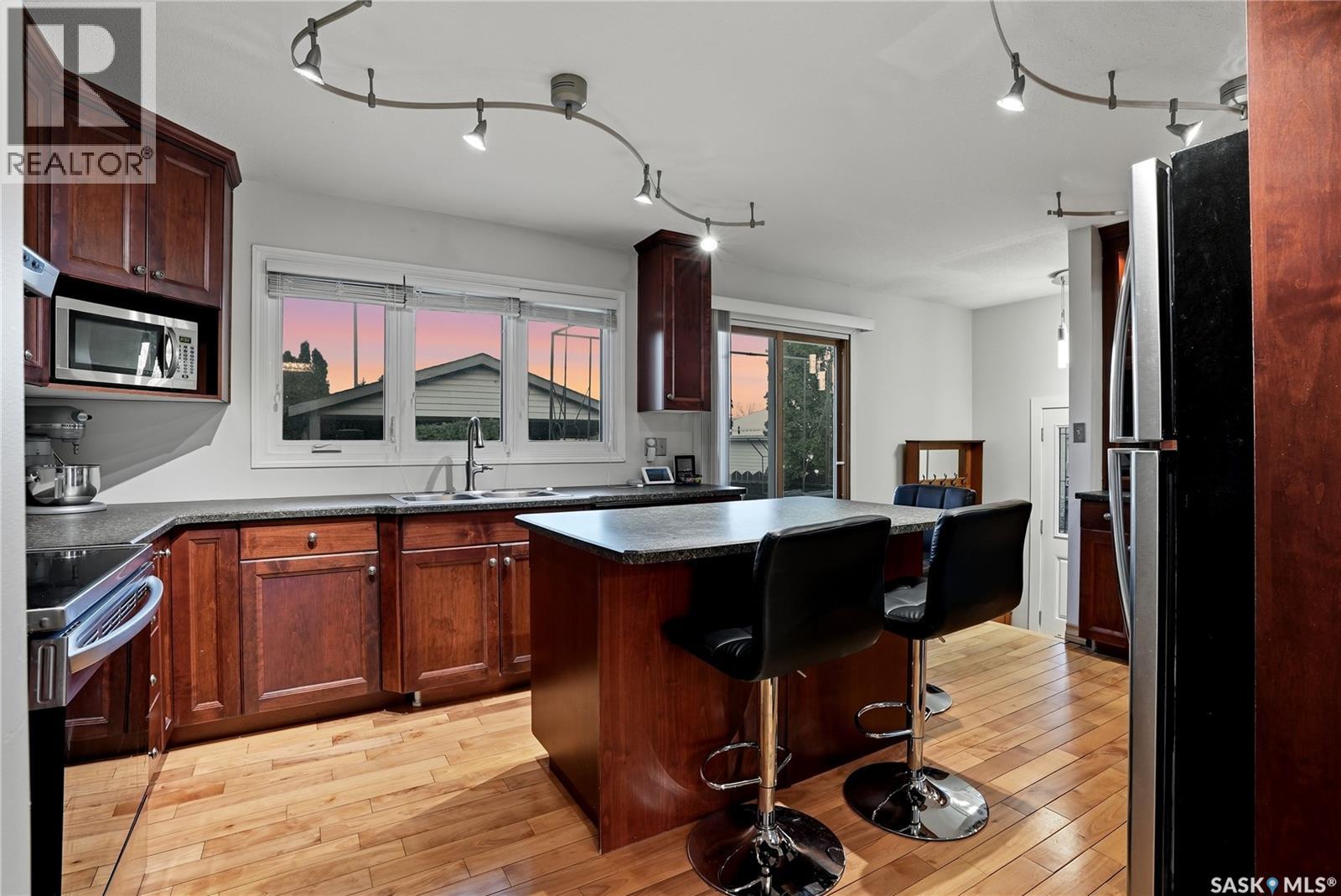 2225 Easthill - 8