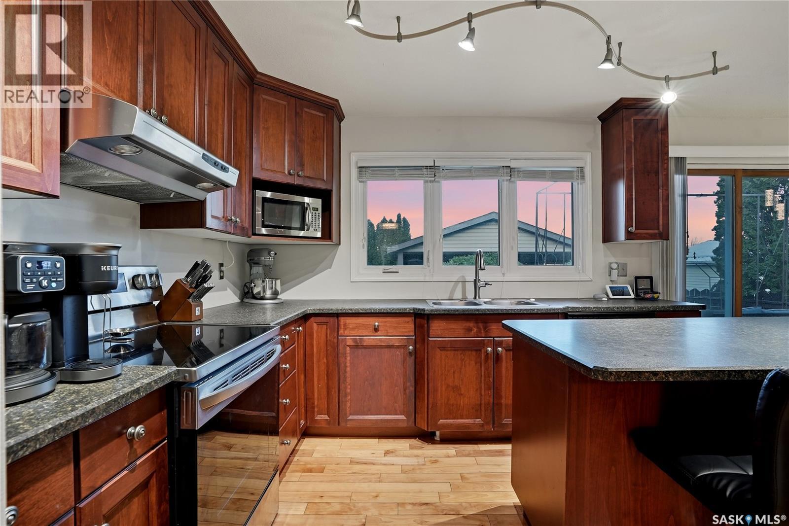 2225 Easthill - 9