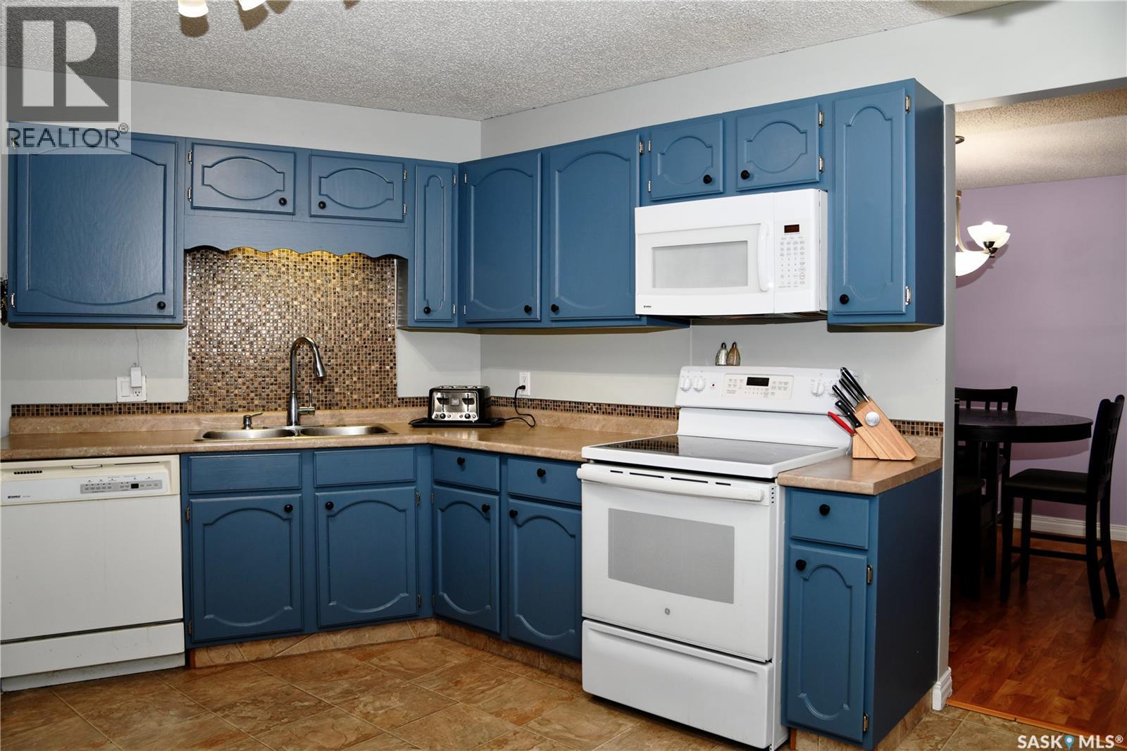 134 Cooper CRESCENT - Image 3