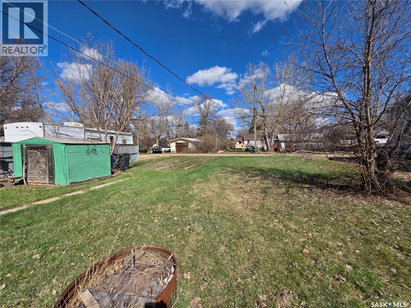 6371 Queens AVENUE - 24