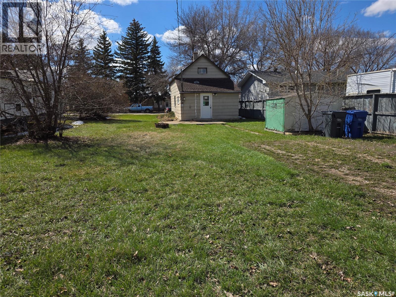 6371 Queens AVENUE - 25