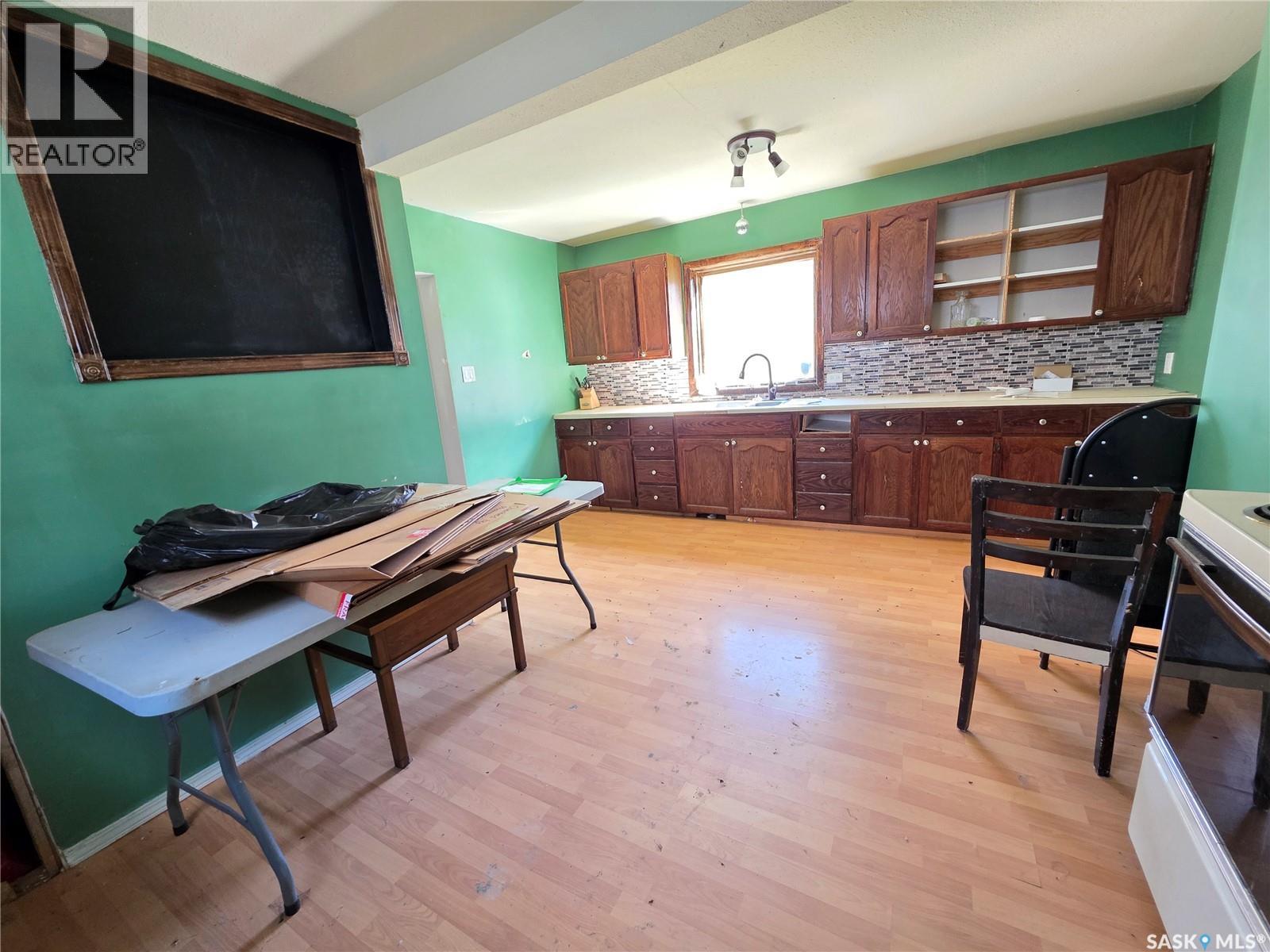 6371 Queens AVENUE - 7