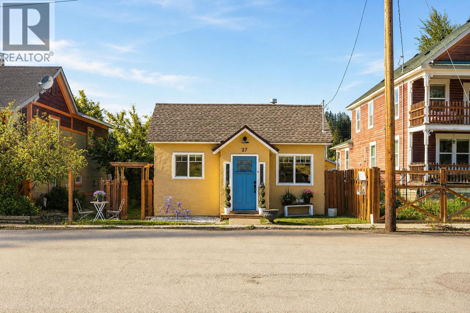 27 Kenley Avenue, Princeton