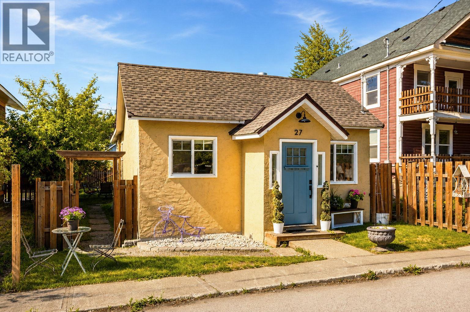  27 Kenley Avenue, Princeton