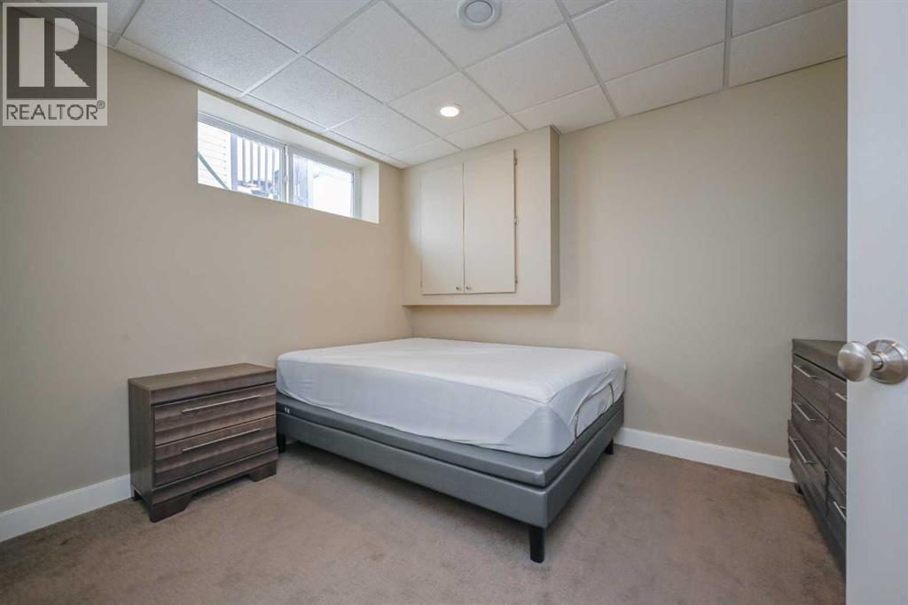 11037 67 Avenue - 12