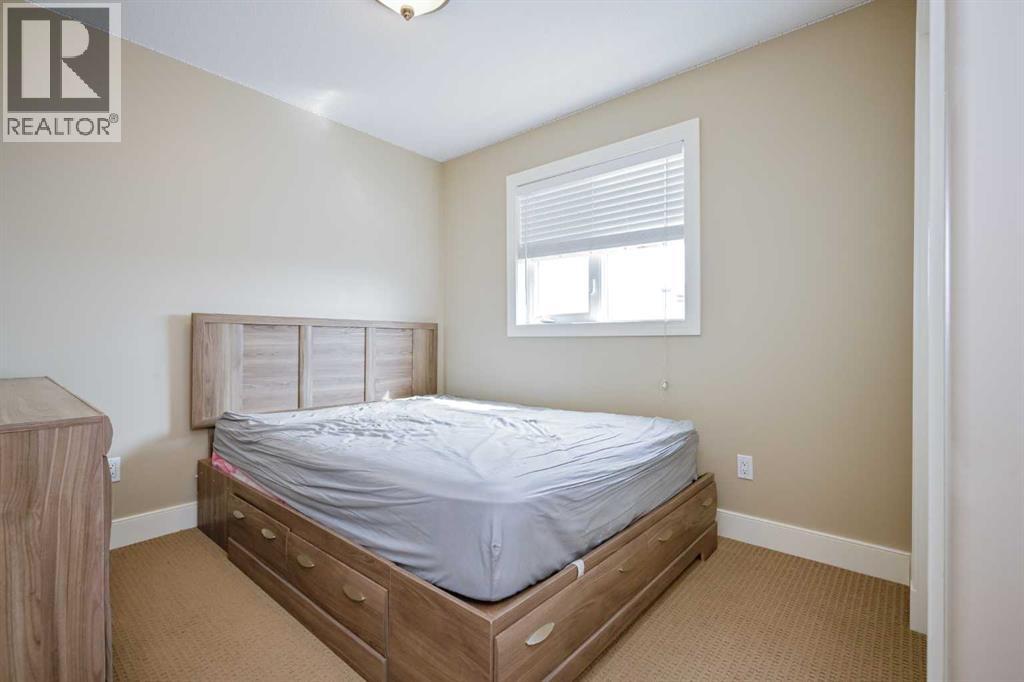 11037 67 Avenue - 15