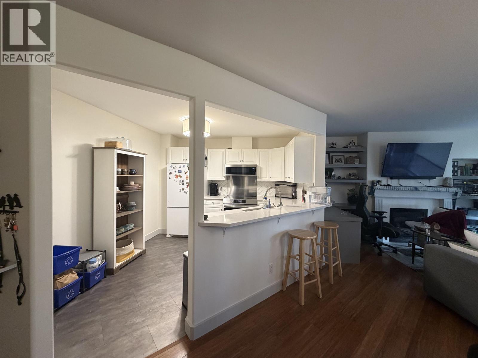 #101 2055 INGLEDEW STREET - 2