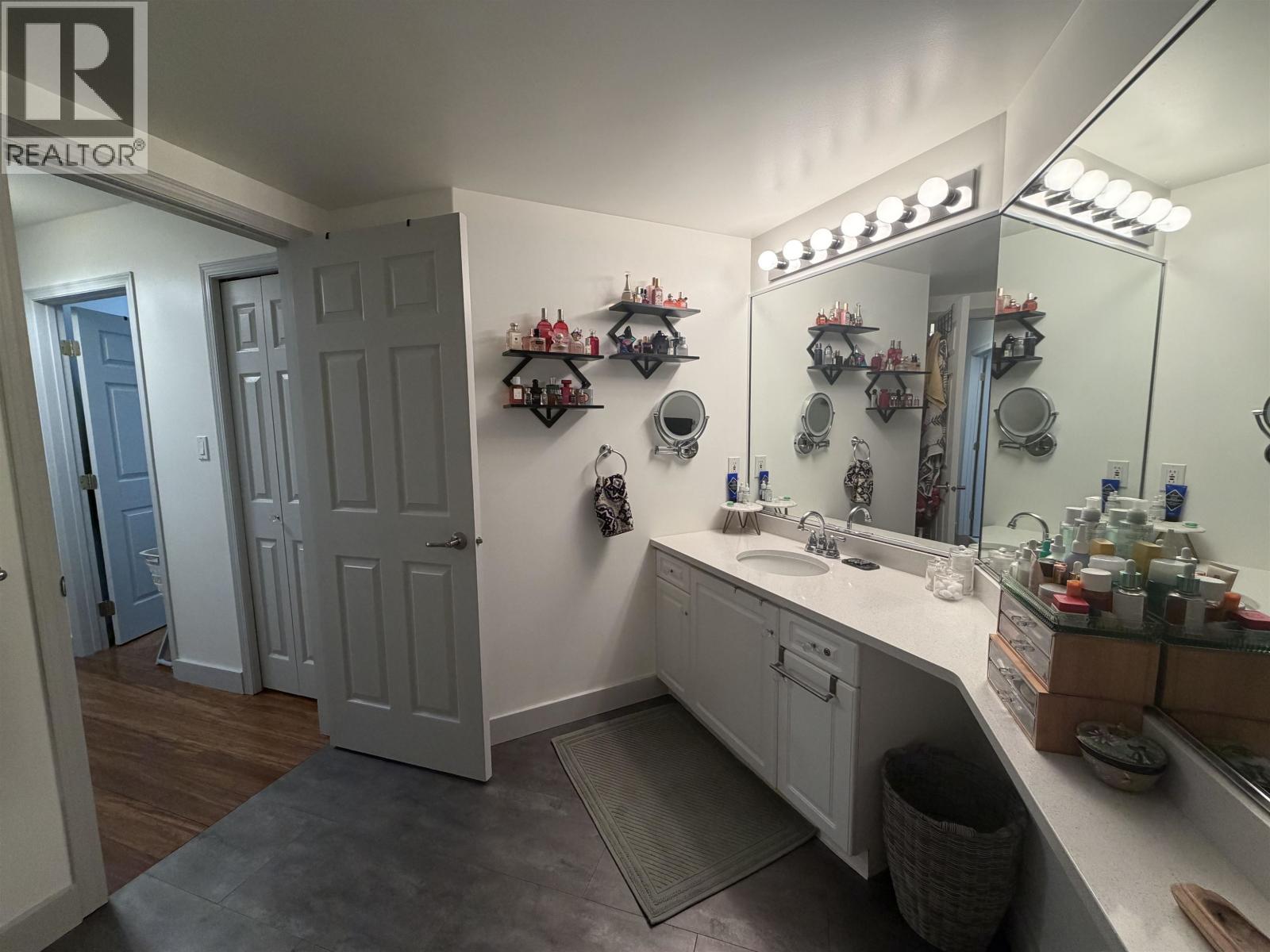 #101 2055 INGLEDEW STREET - 8