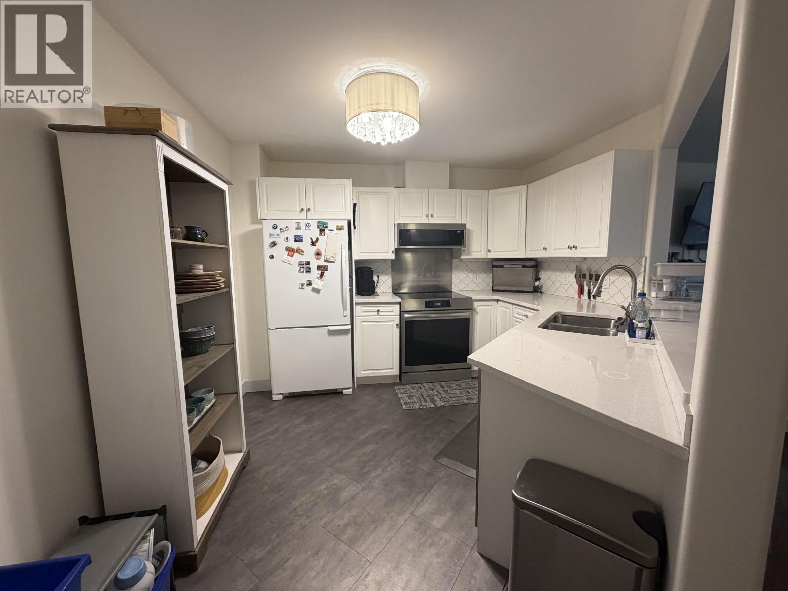 #101 2055 INGLEDEW STREET - 3