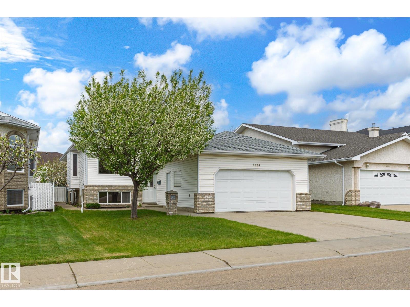 8604 157 AV NW - Image 2