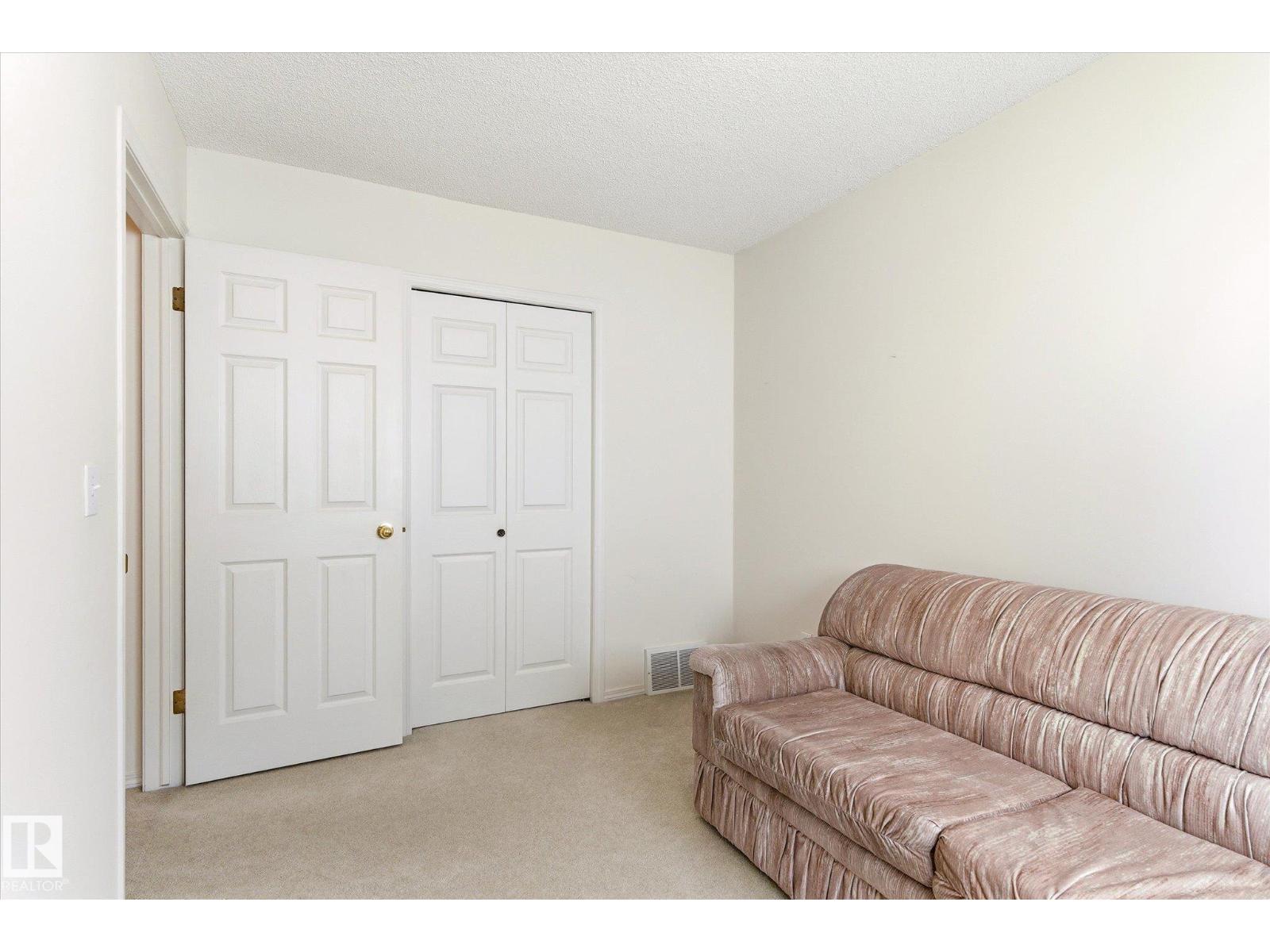 8604 157 AV NW - 24
