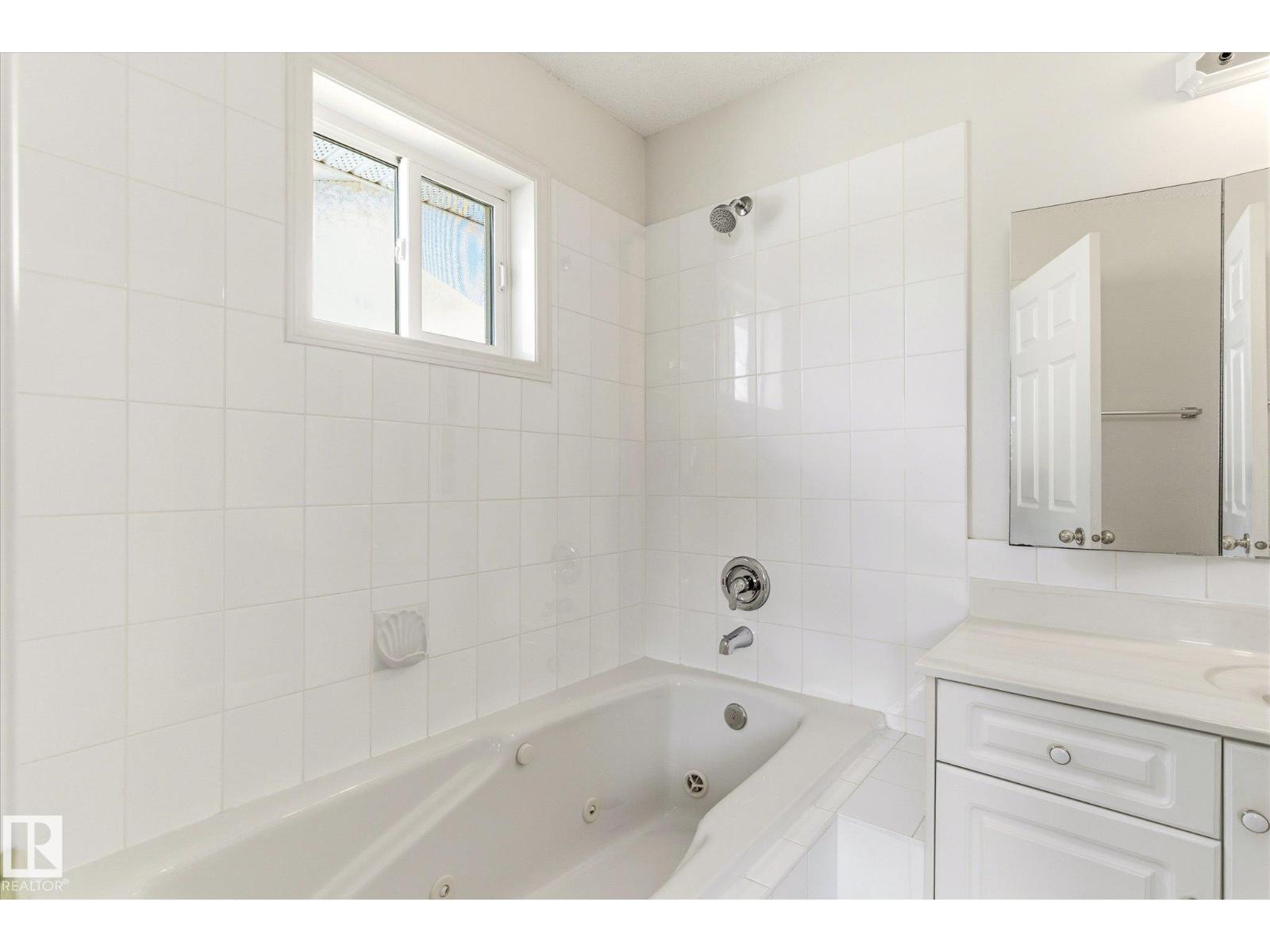 8604 157 AV NW - 20