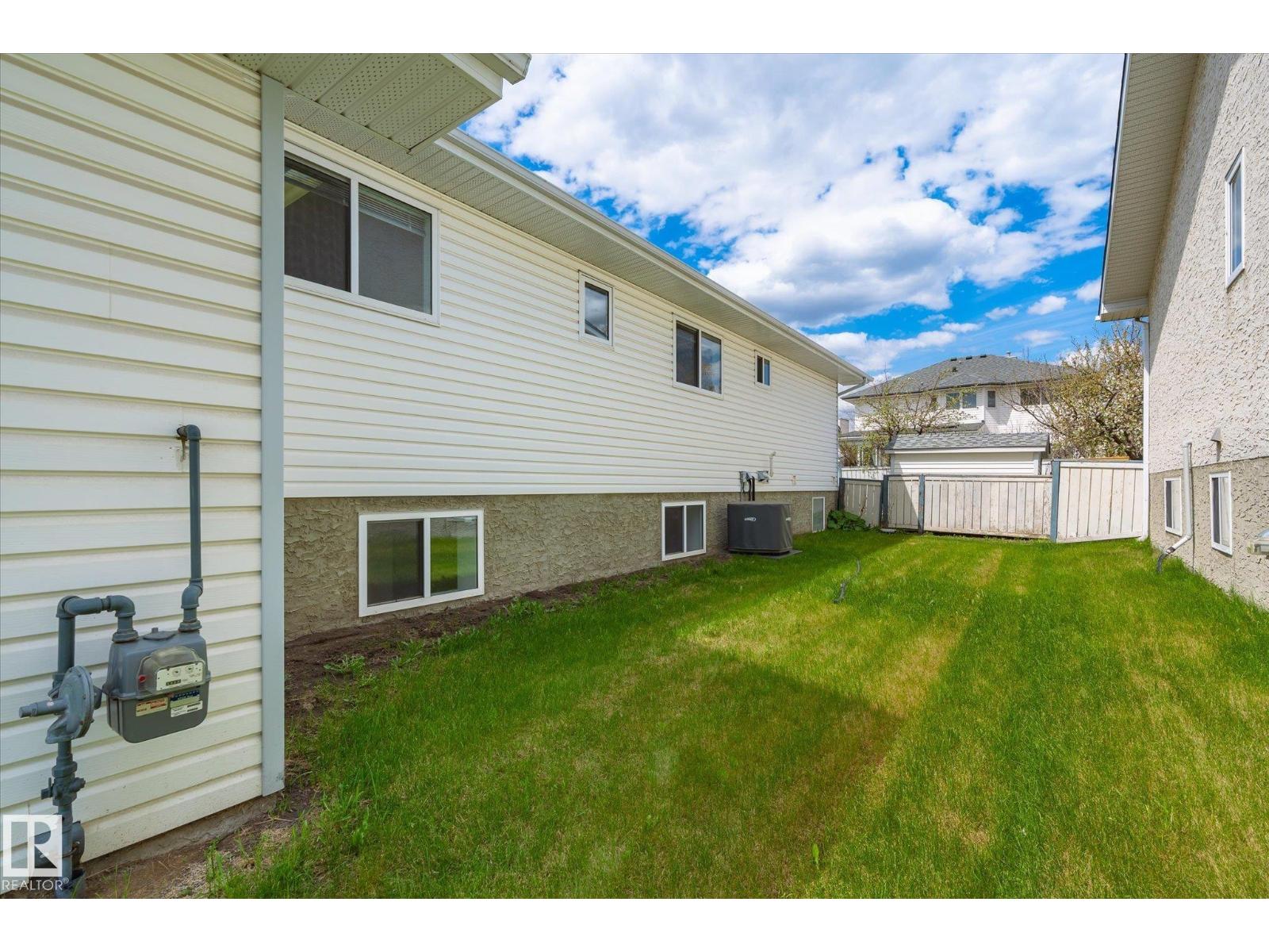 8604 157 AV NW - 47