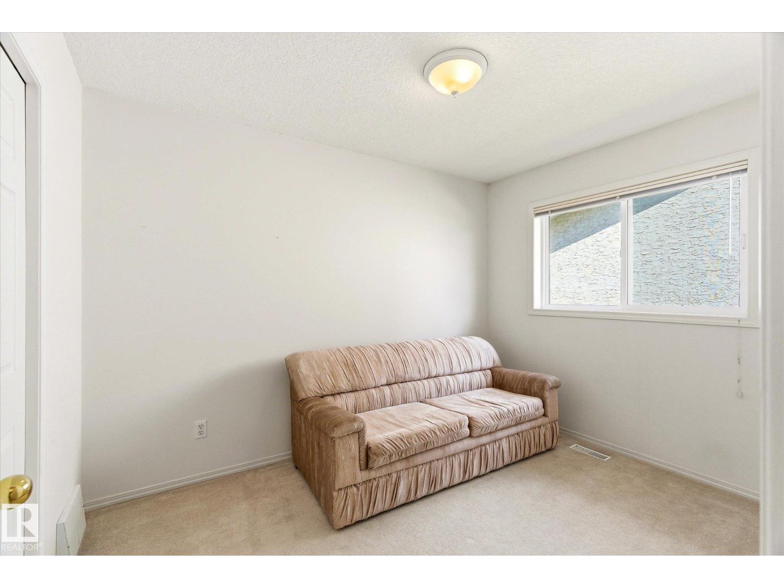 8604 157 AV NW - 23