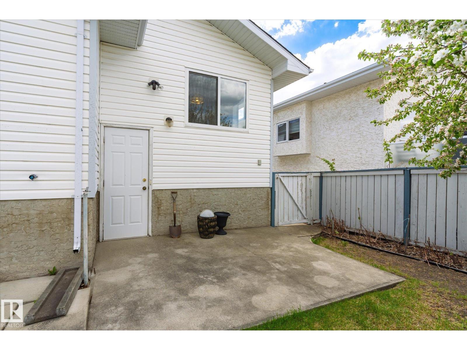 8604 157 AV NW - 43