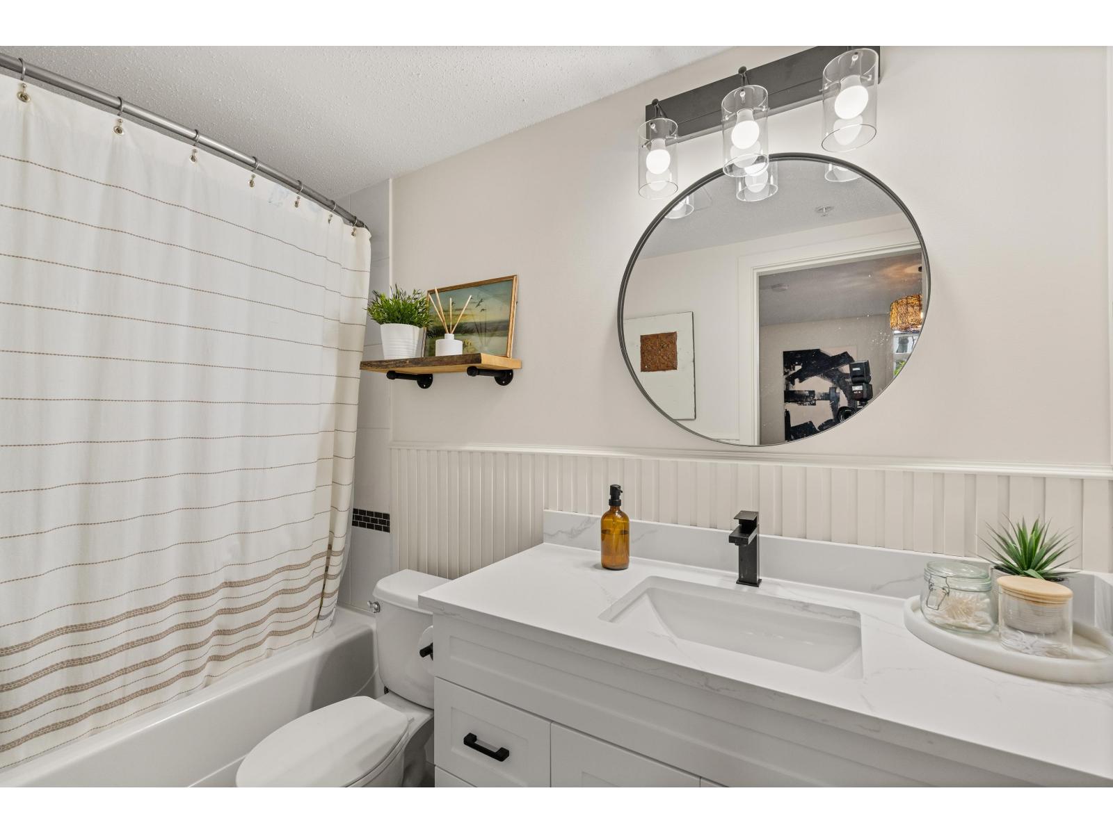 27 19551 66 AVENUE, Surrey