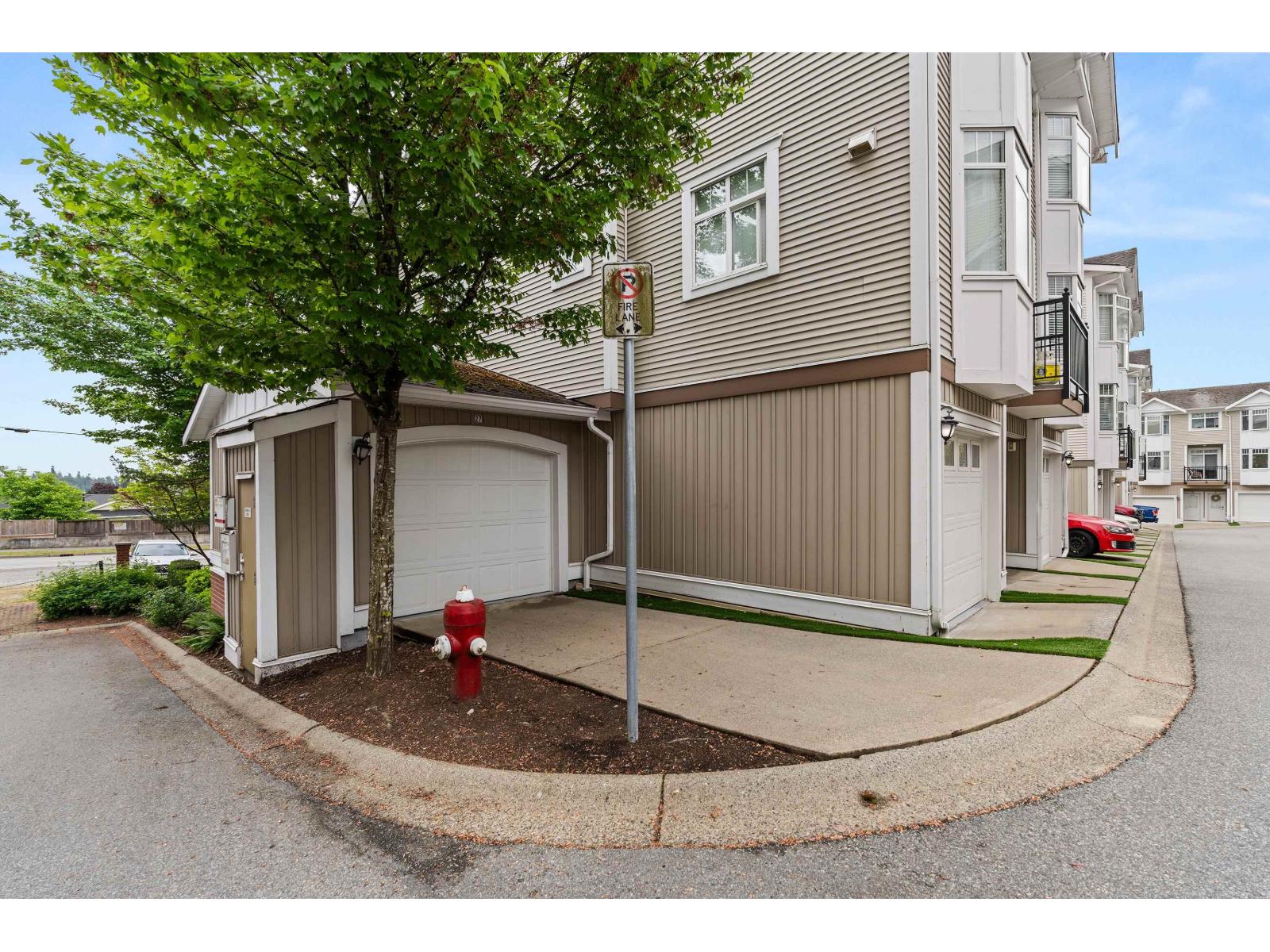 27 19551 66 AVENUE, Surrey