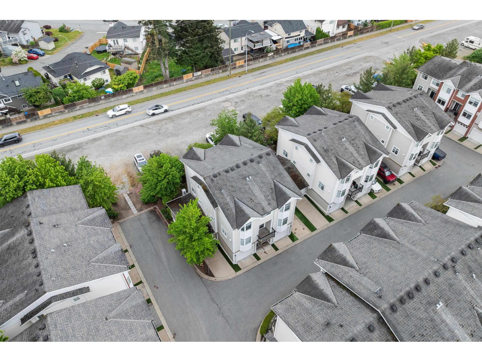 27 19551 66 AVENUE, Surrey