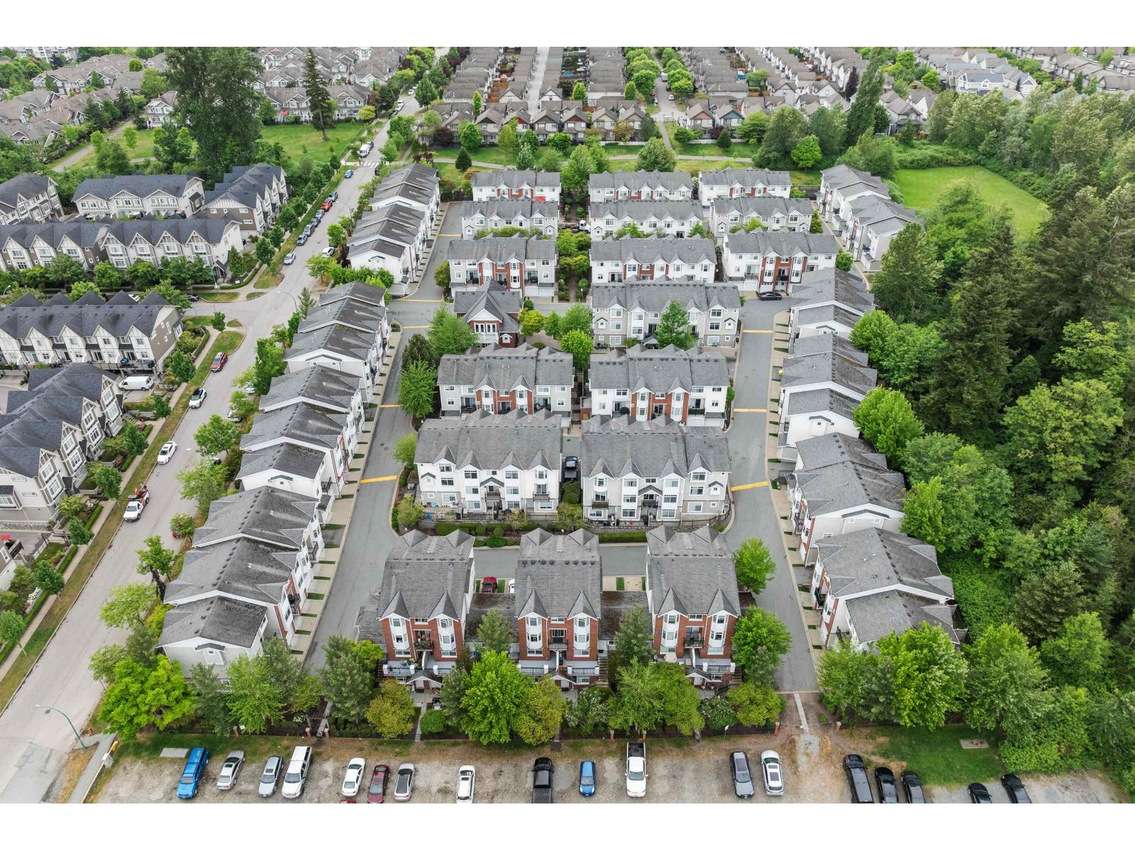 27 19551 66 AVENUE, Surrey