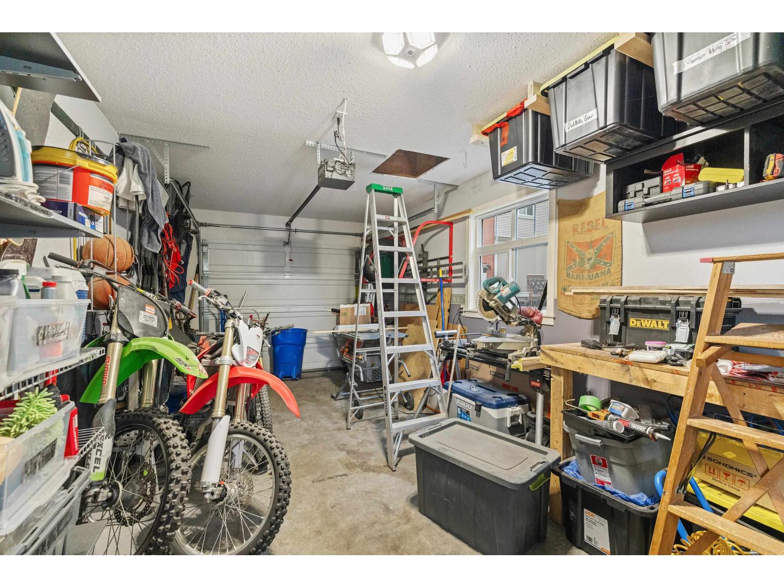 27 19551 66 AVENUE, Surrey
