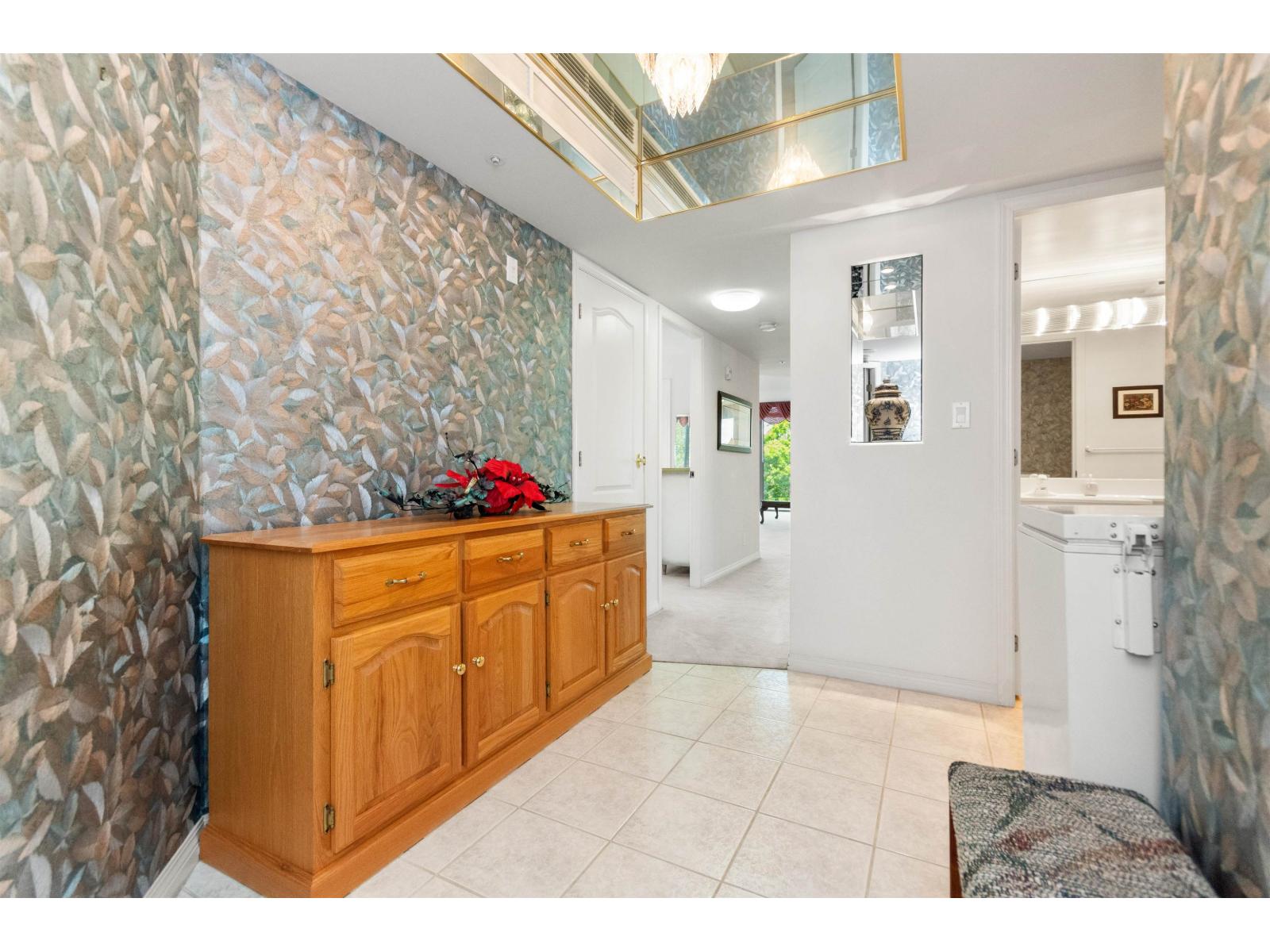 501 32330 SOUTH FRASER WAY