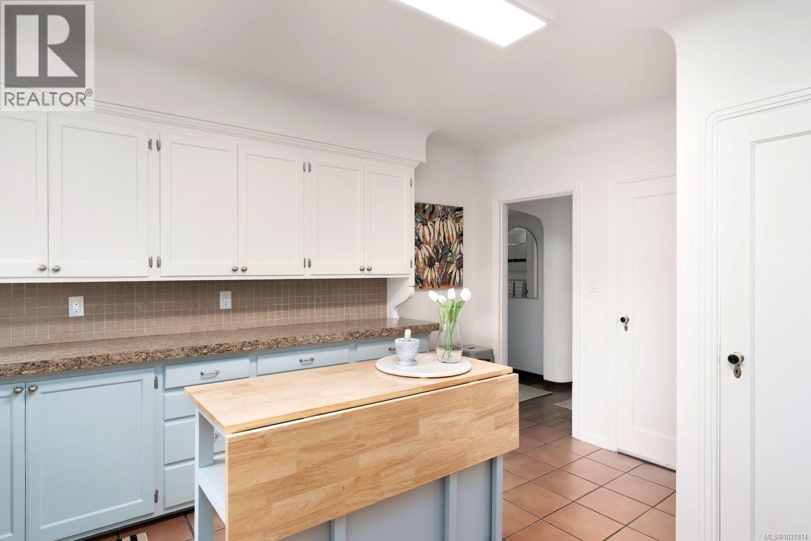 1066 Finlayson St - 13