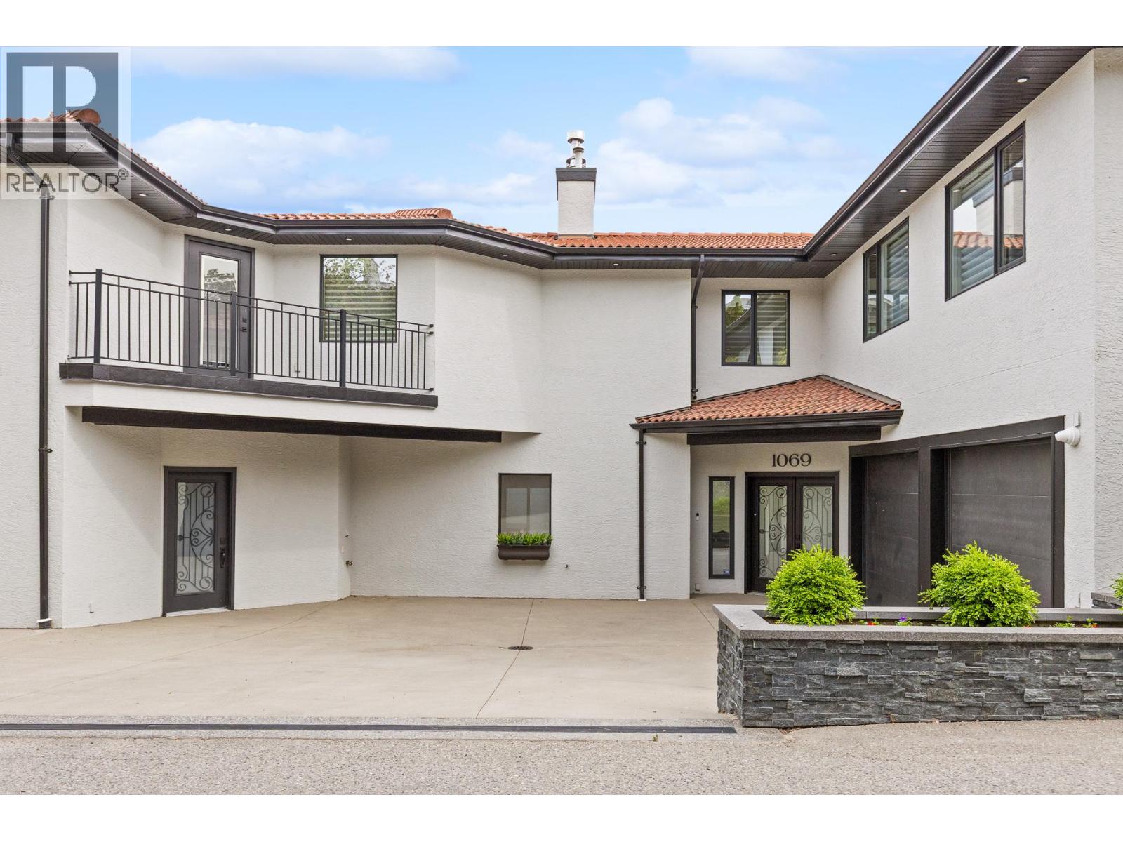  1069 Sunnyside Road, West Kelowna