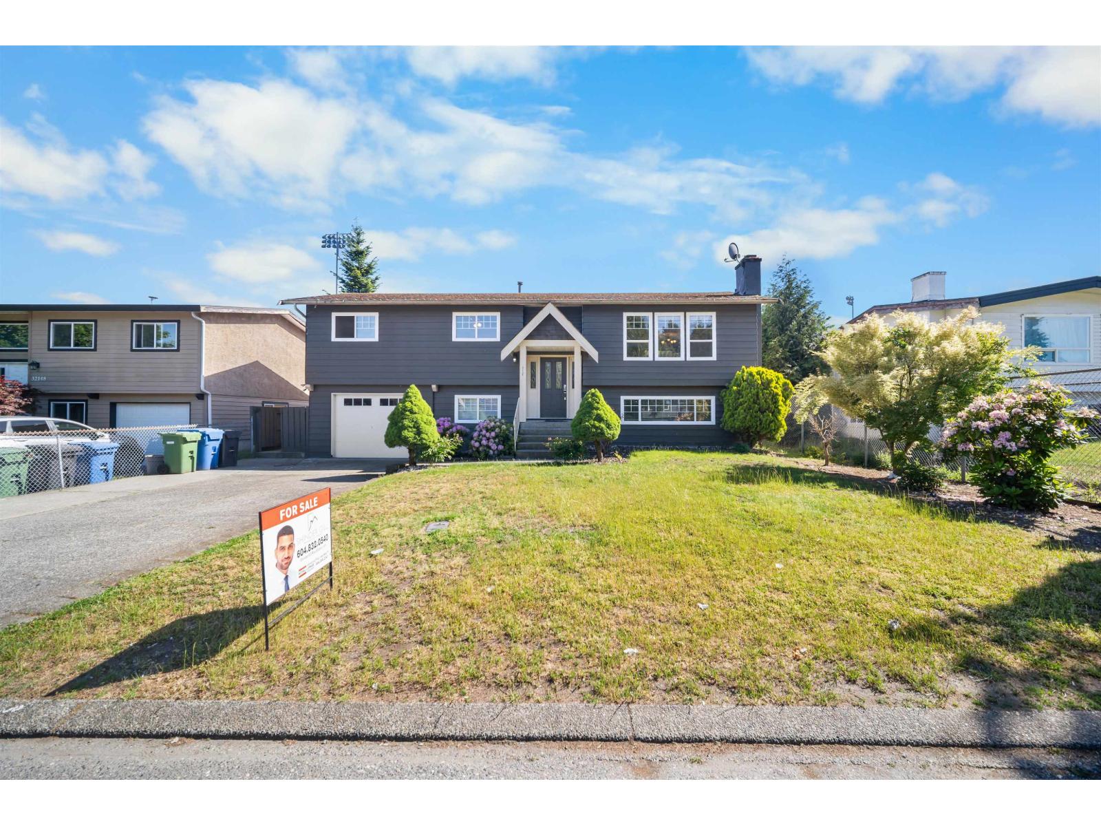 32138 ASTORIA Crescent - main photo