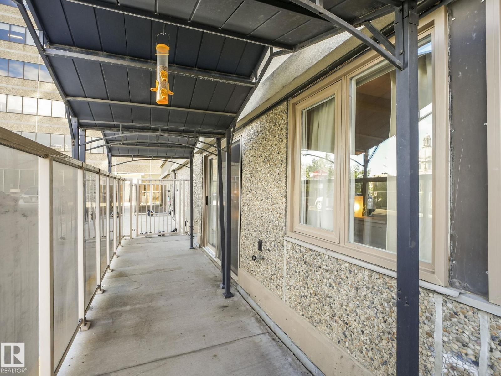 #102 9715 110 ST NW - 29