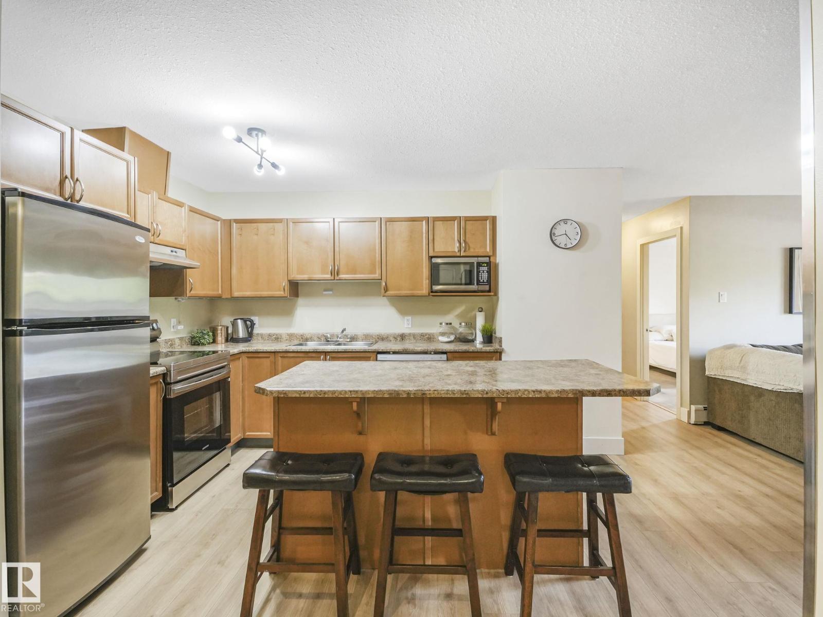 #102 9715 110 ST NW - 2