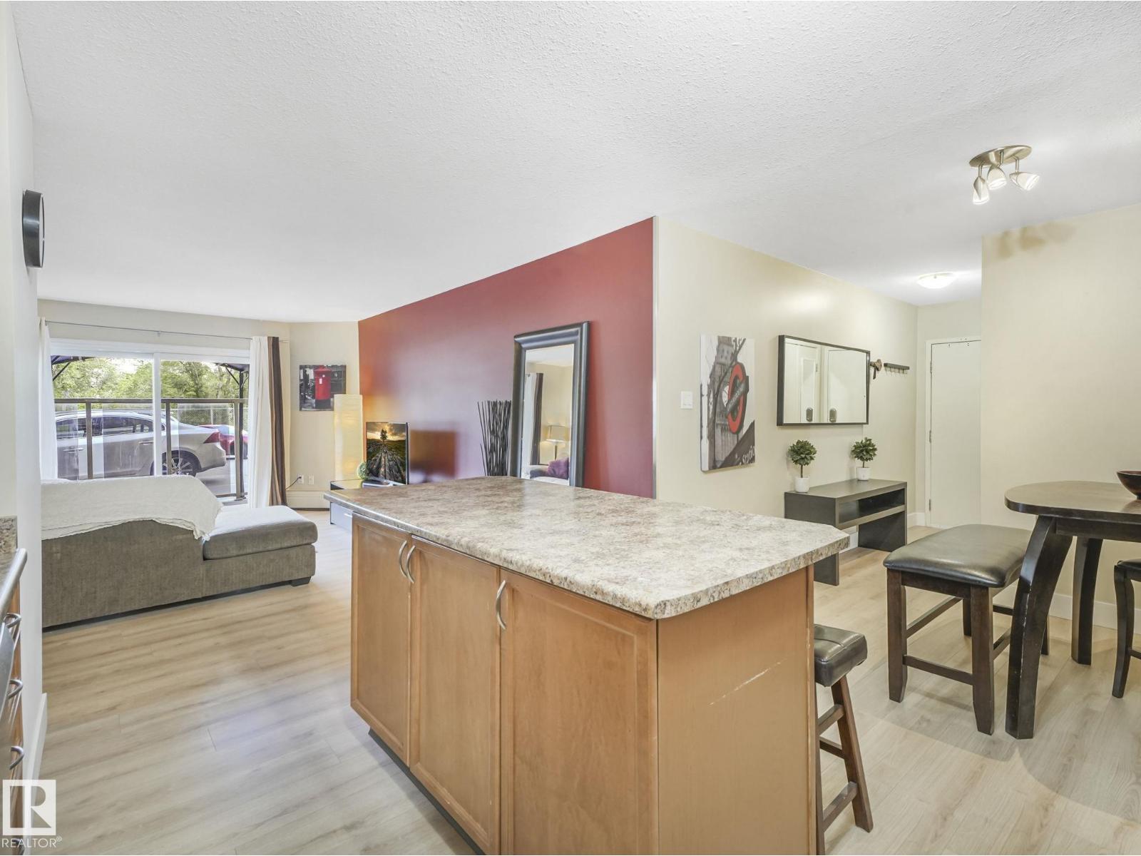 #102 9715 110 ST NW - 6