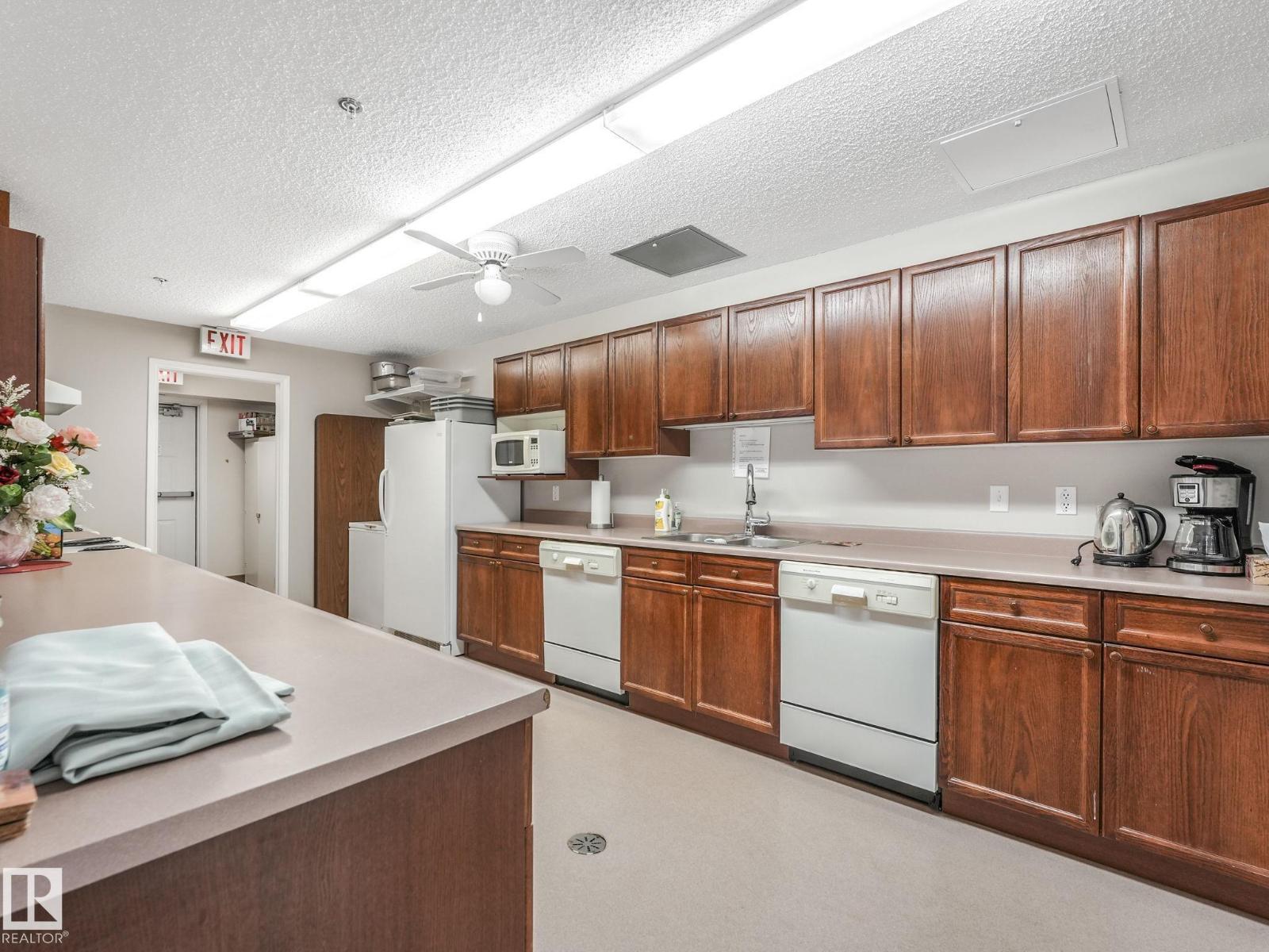 #111 9535 176 ST NW - 35