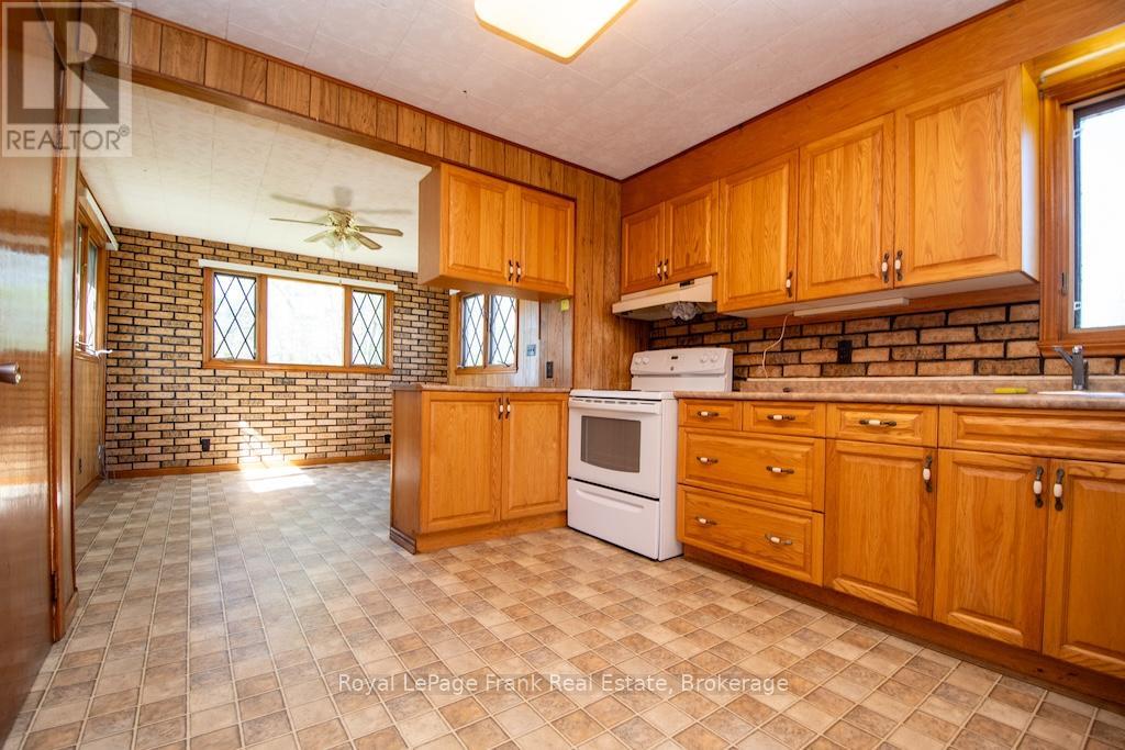 3320 BUCKHORN ROAD - 11