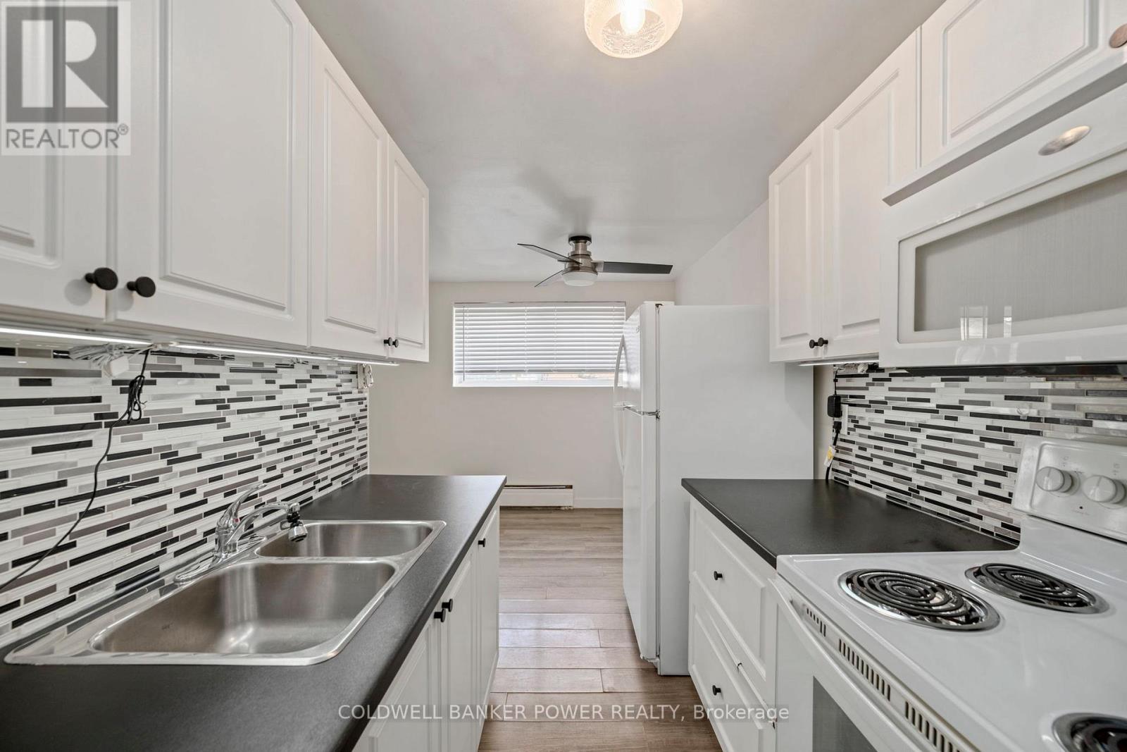 #110 1830 DUMONT STREET - 3