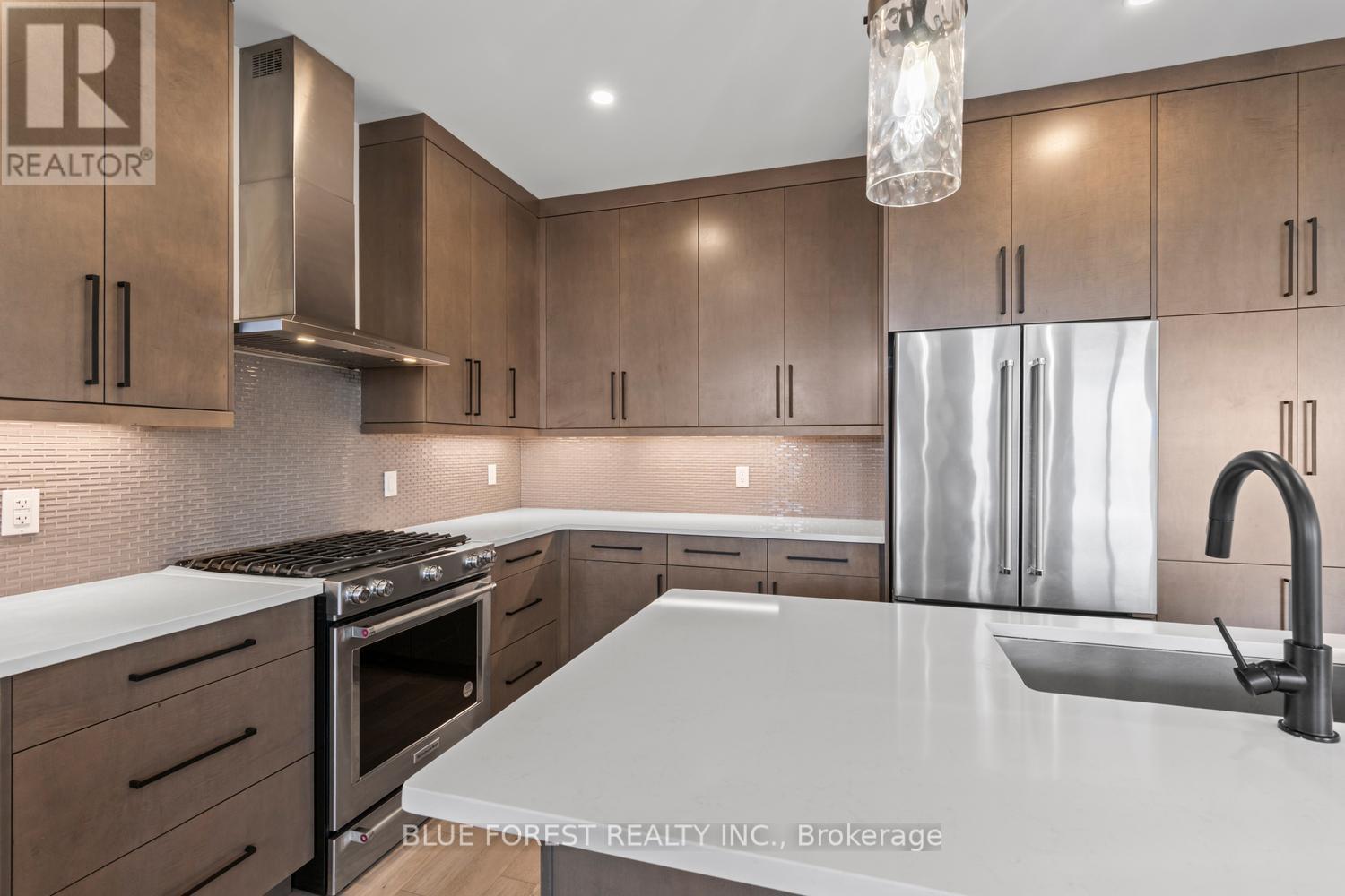 37 EVYLEAN COURT - 13