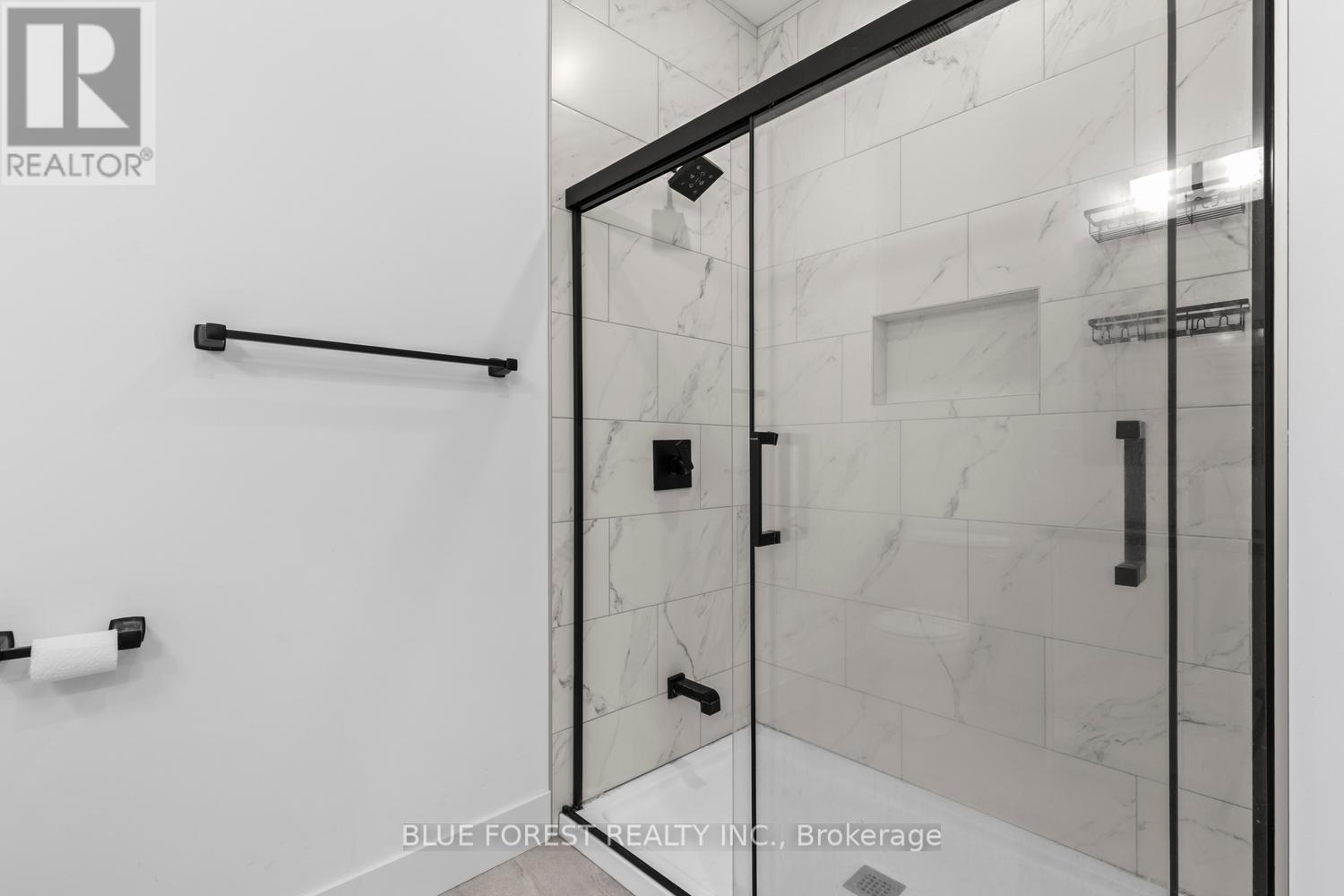 37 EVYLEAN COURT - 26
