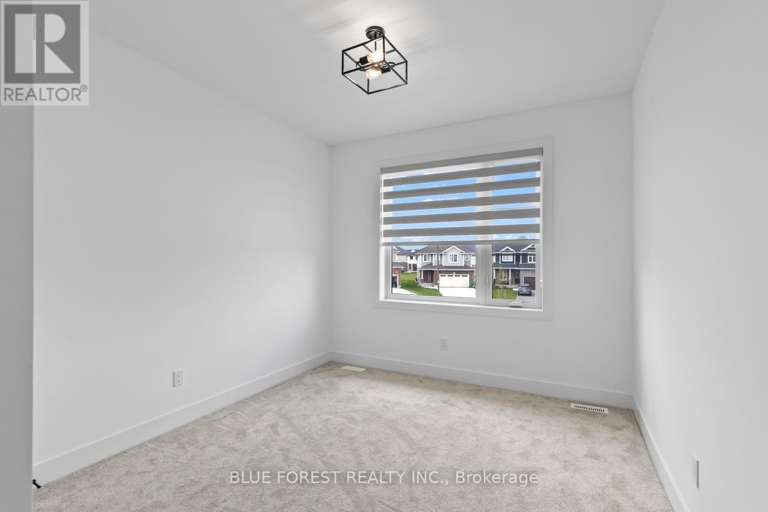 37 EVYLEAN COURT - 28
