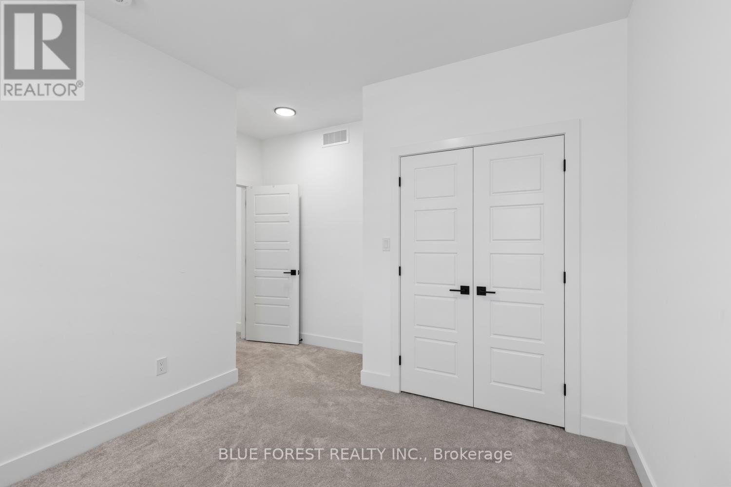 37 EVYLEAN COURT - 31