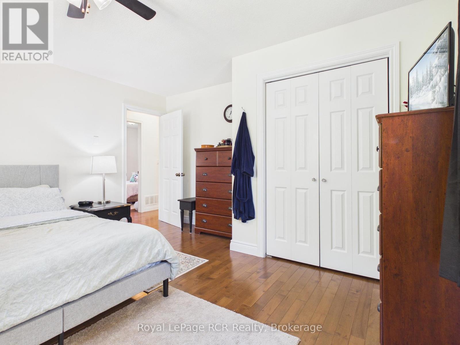 74 GRENVILLE STREET N - 13