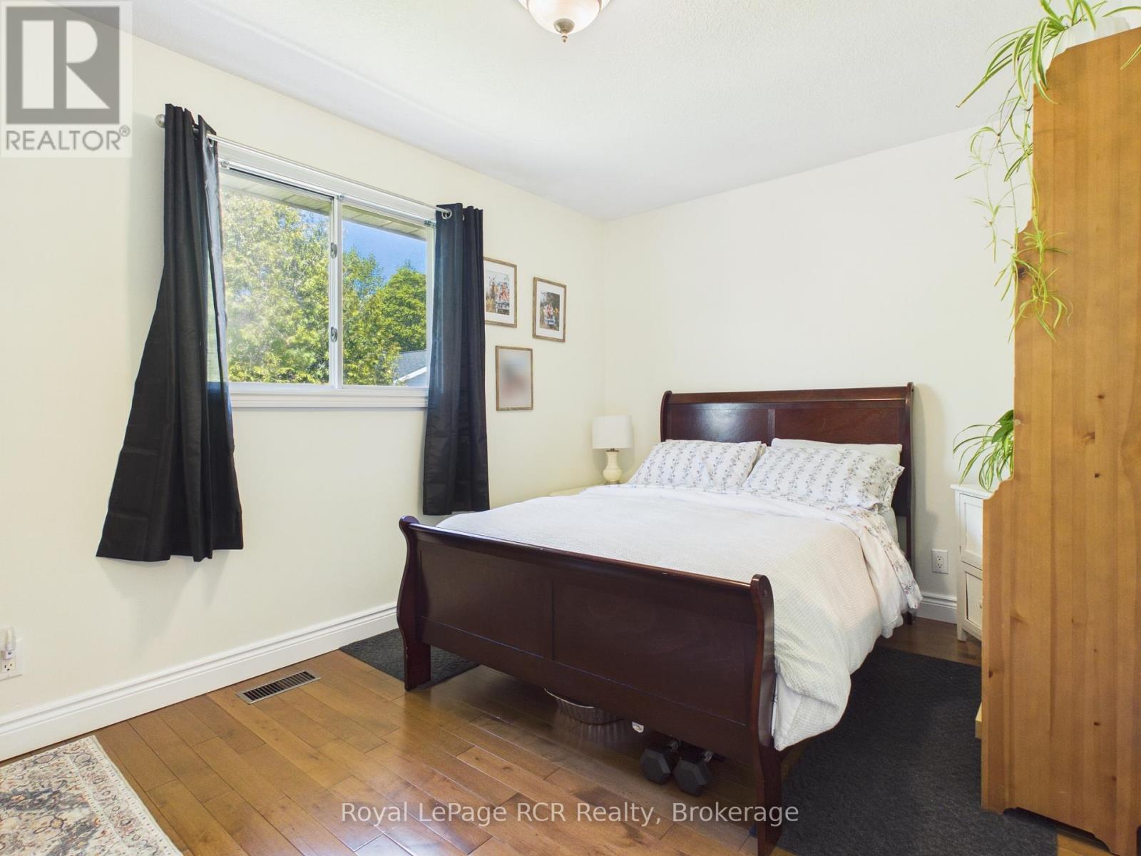 74 GRENVILLE STREET N - 16