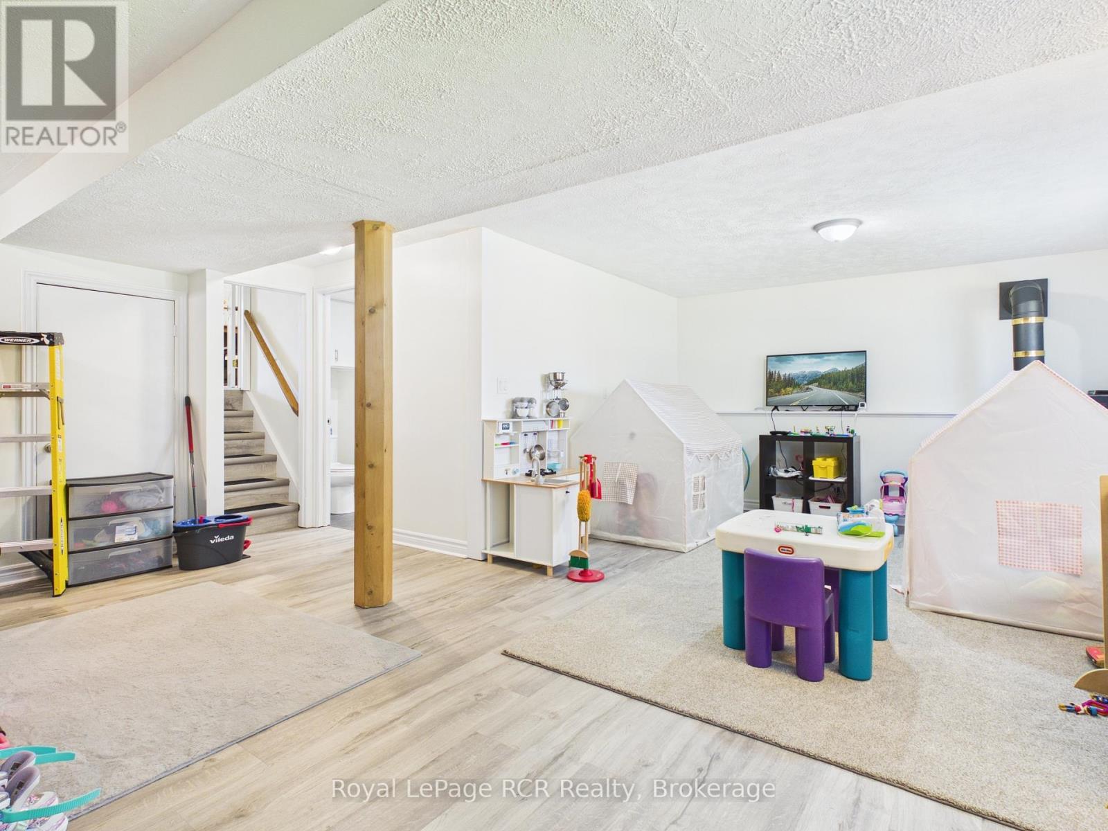 74 GRENVILLE STREET N - 26