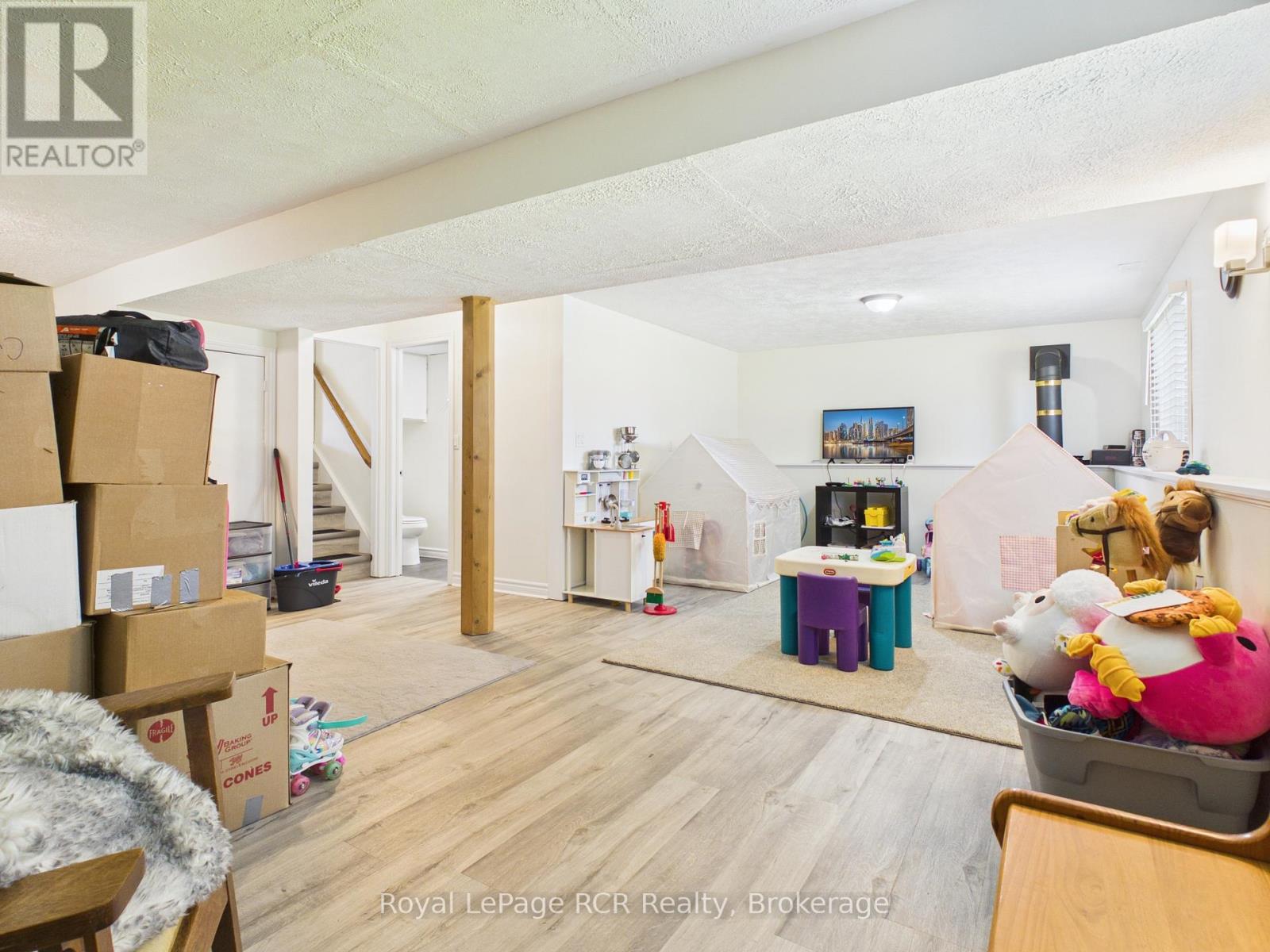 74 GRENVILLE STREET N - 28